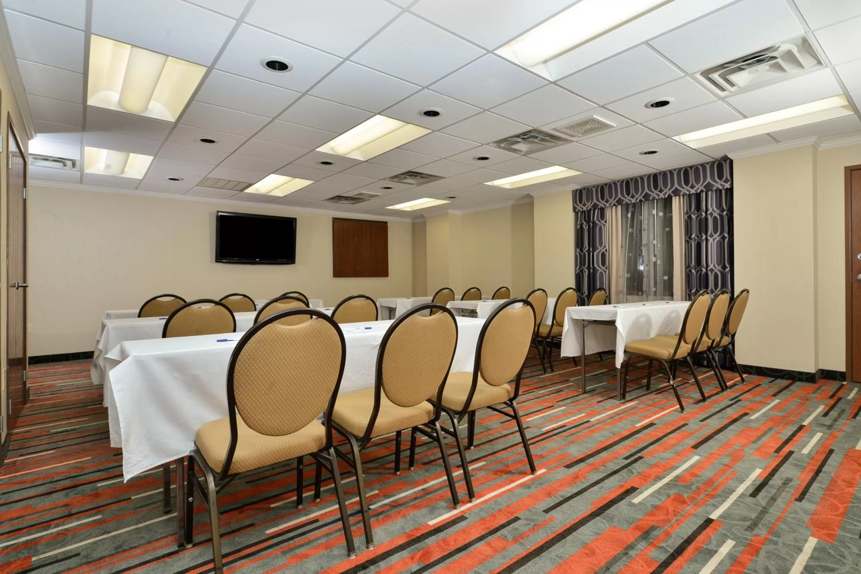 Meeting/conference room in Holiday Inn Express Boston-Milford by IHG