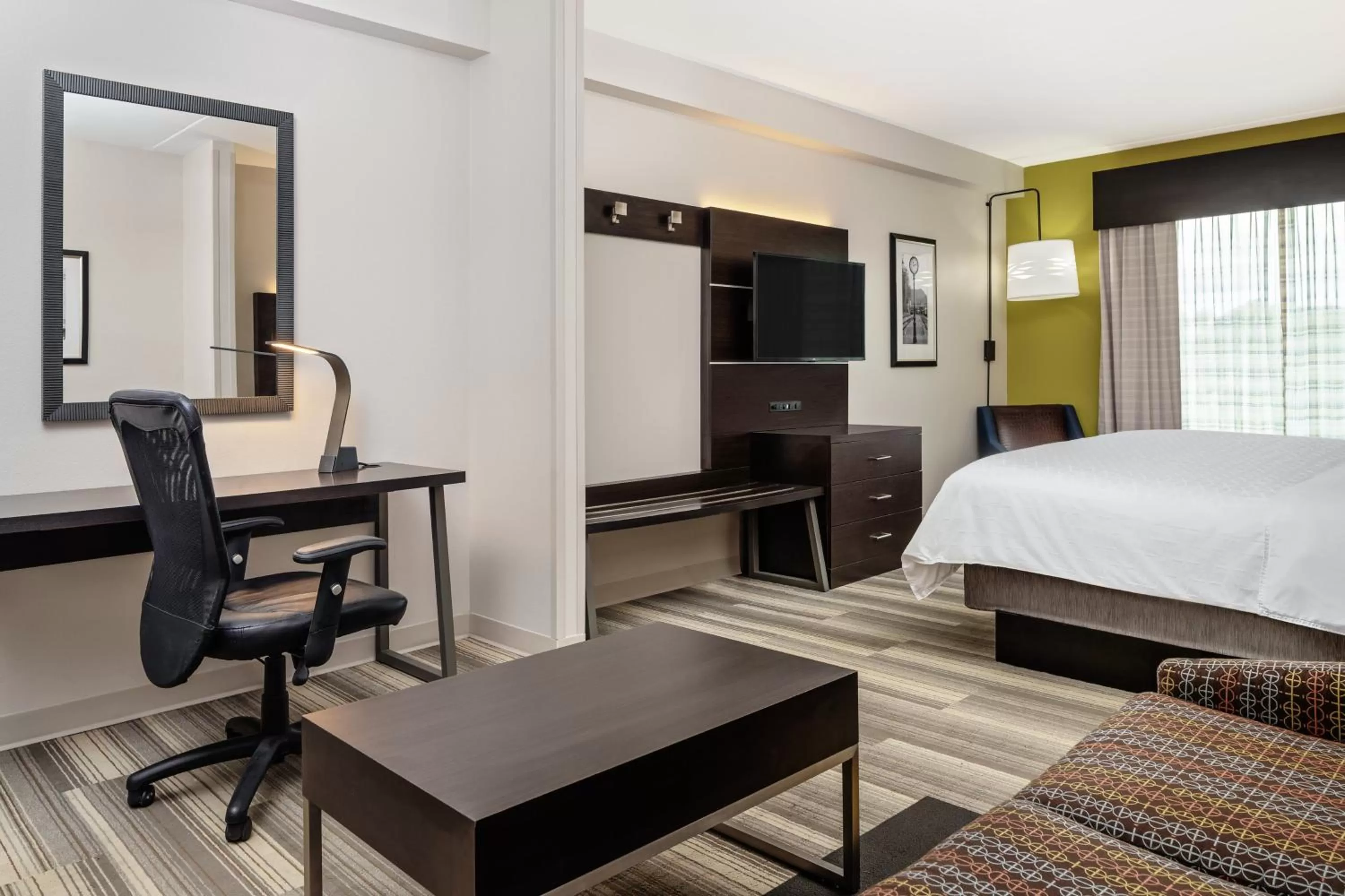 Photo of the whole room, Bed in Holiday Inn Express & Suites Florence by IHG