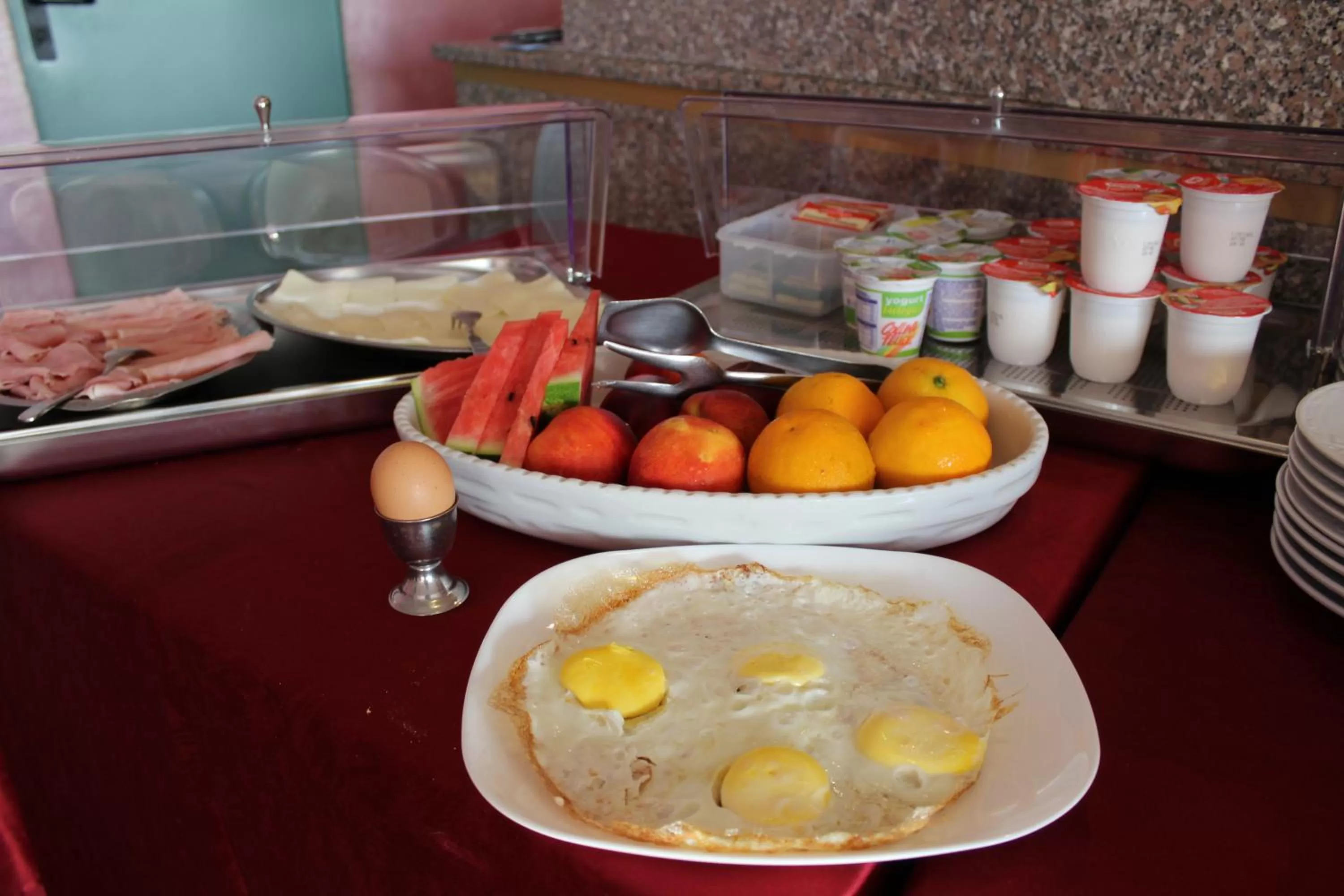 Food in Hotel Monumento