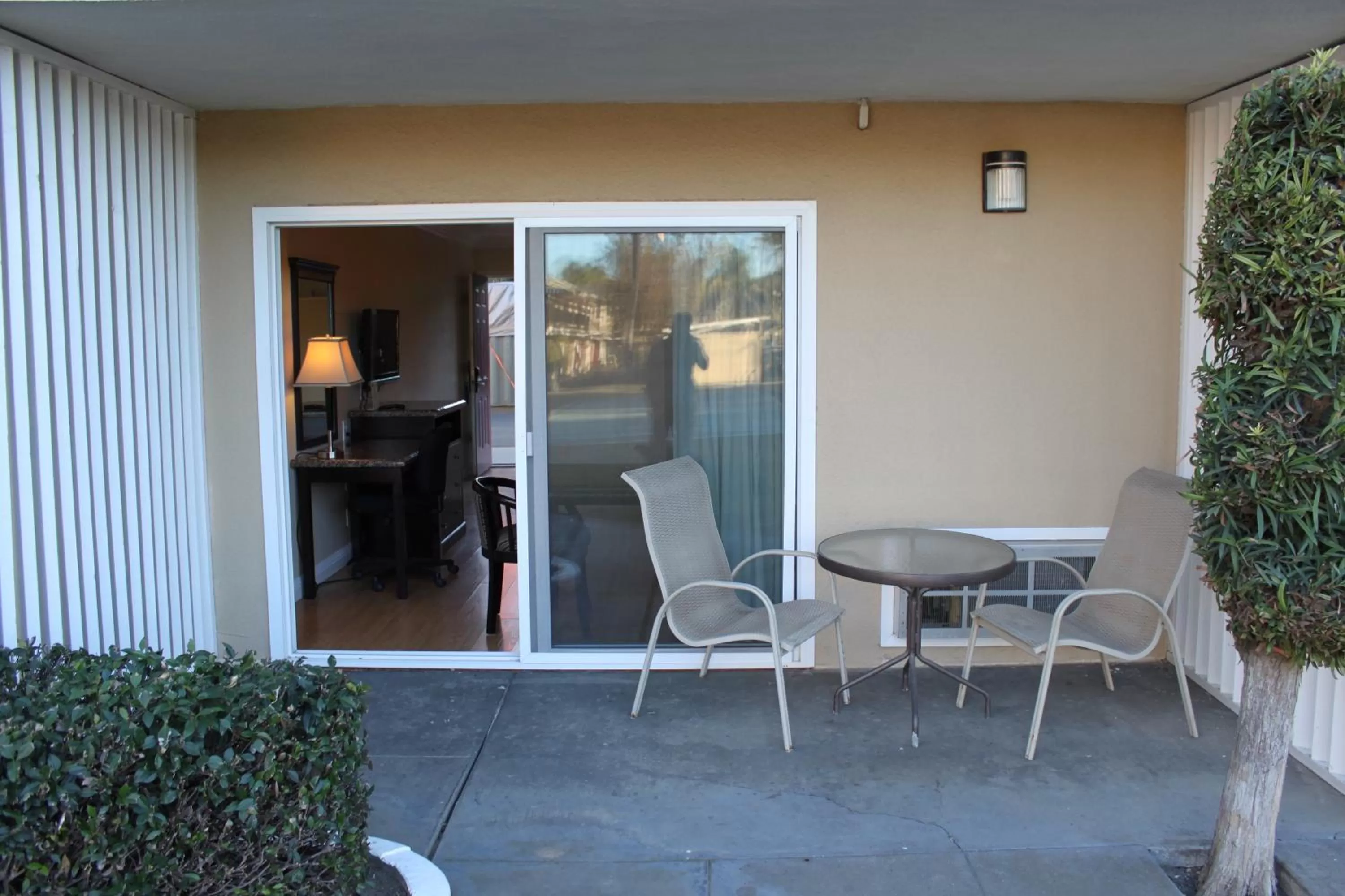 Patio in Travelodge by Wyndham Santa Maria