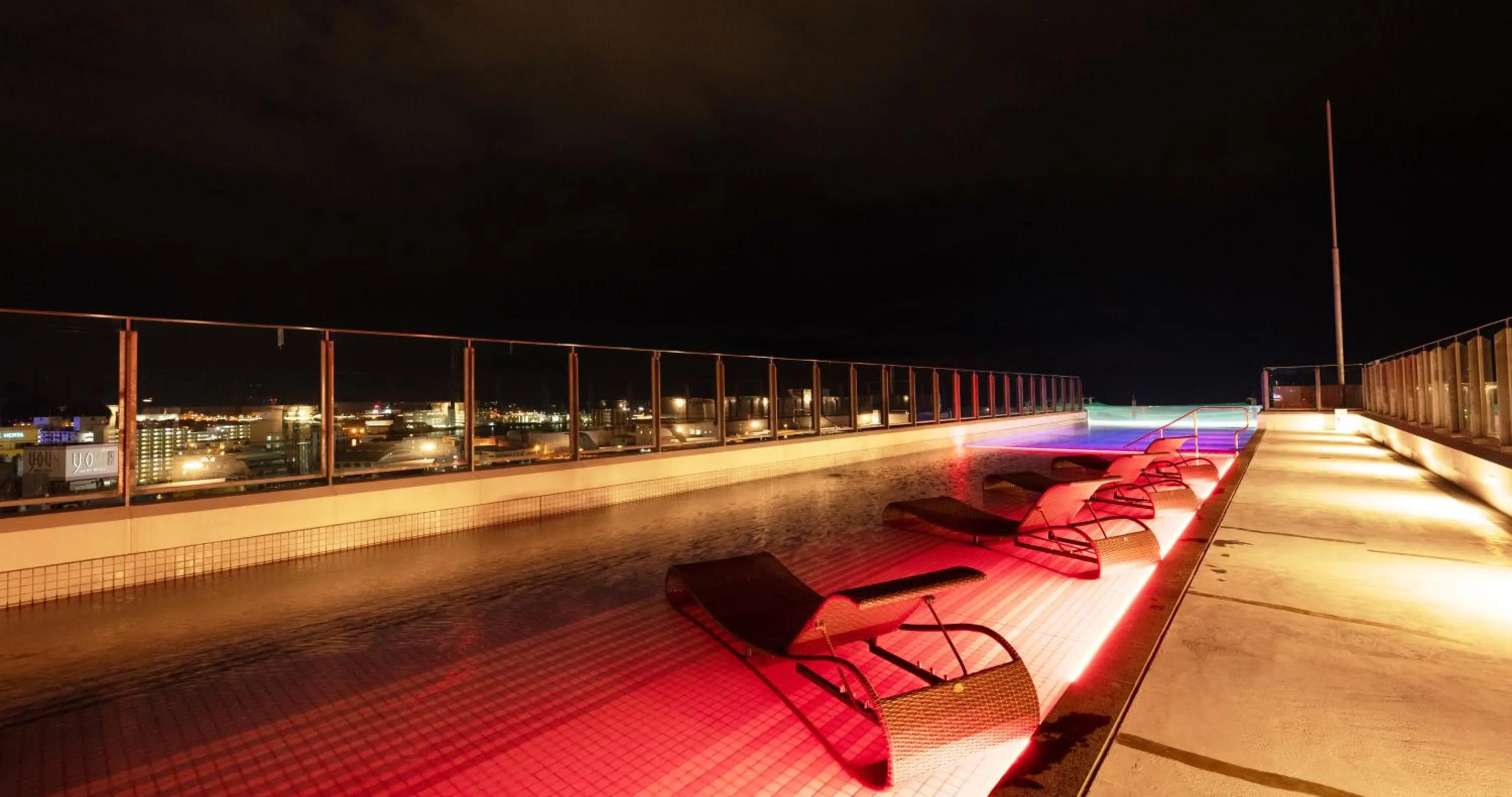 Swimming pool in HOTEL SANSUI NAHA Ryukyu Onsen Naminoue-No-Yu