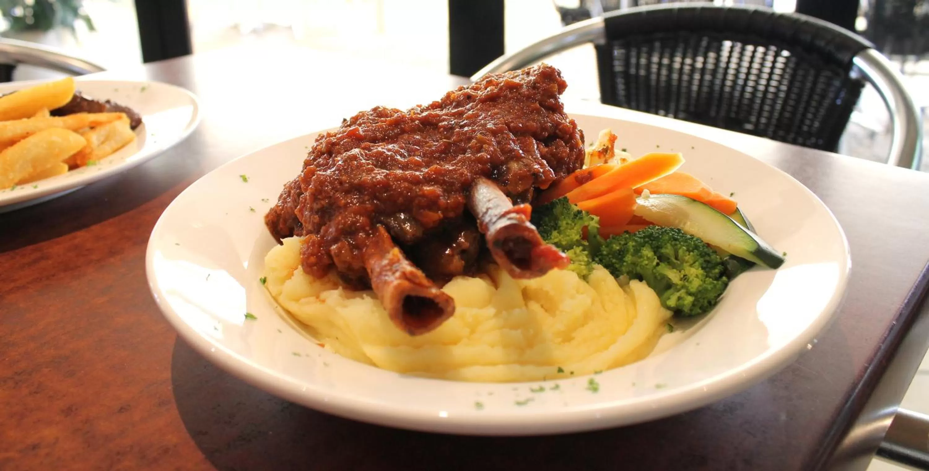 Restaurant/places to eat, Food in Rocky Glen Hotel Motel Gladstone