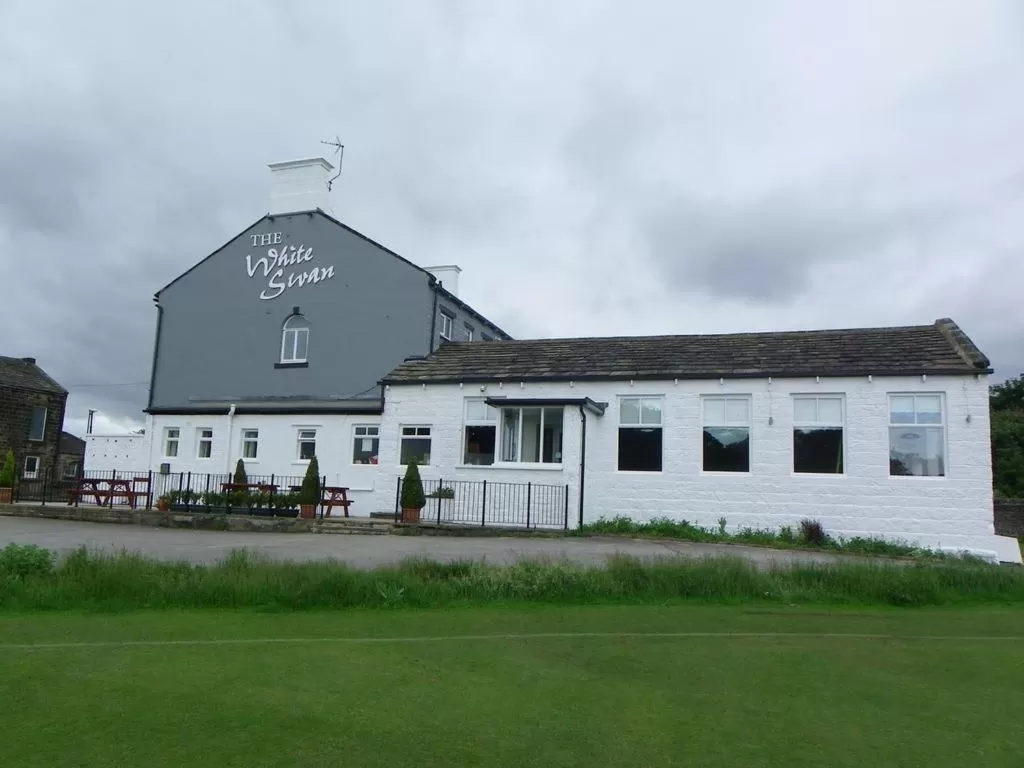 Property building in The White Swan, Yeadon