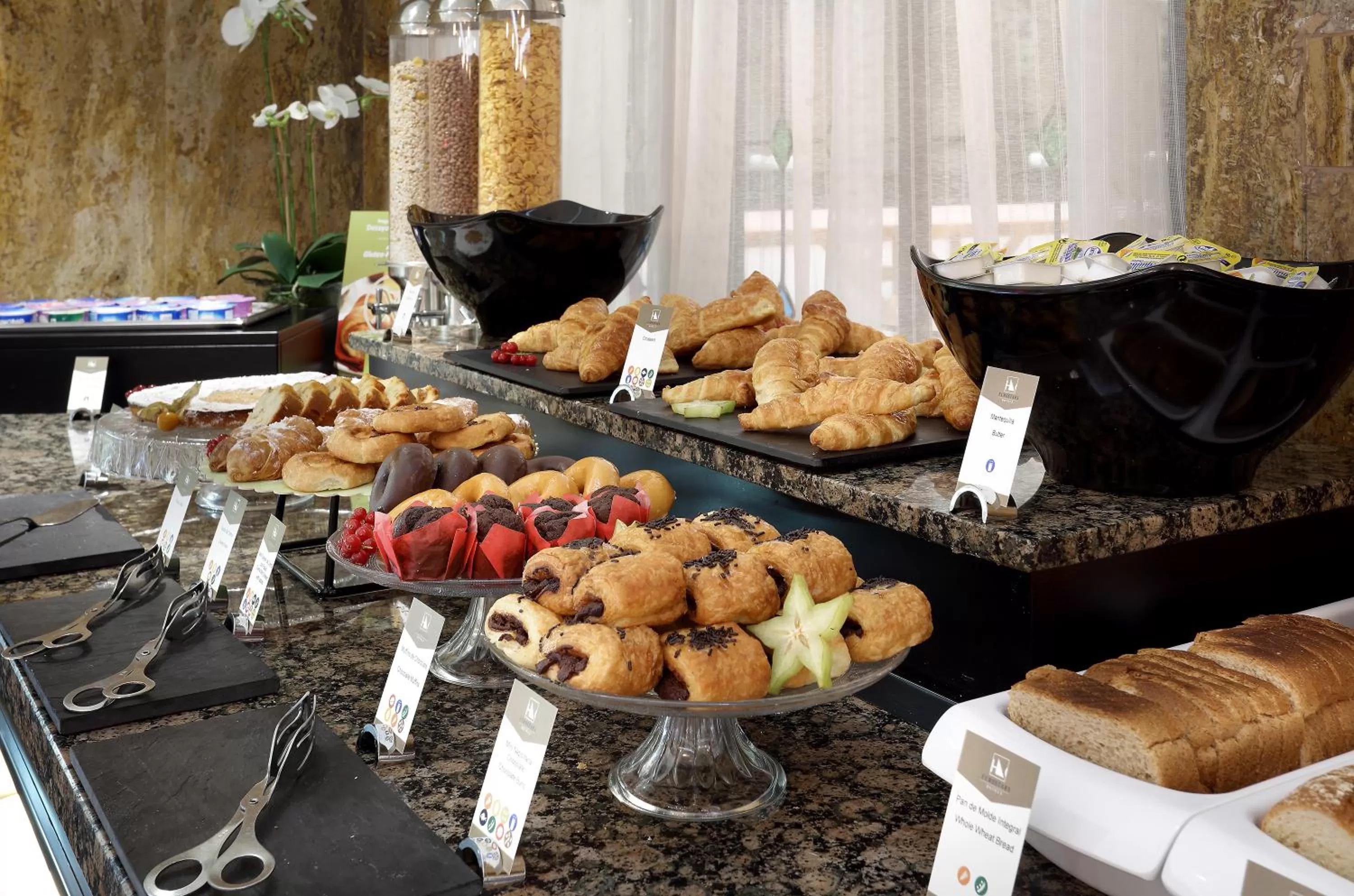 Food and drinks in Eurostars Conquistador