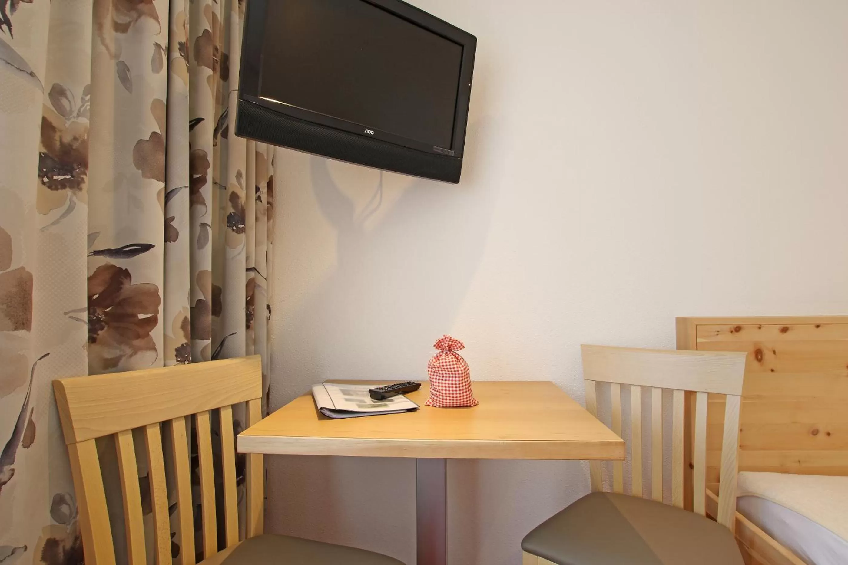 Bedroom, Coffee/Tea Facilities in Pension Fuchs