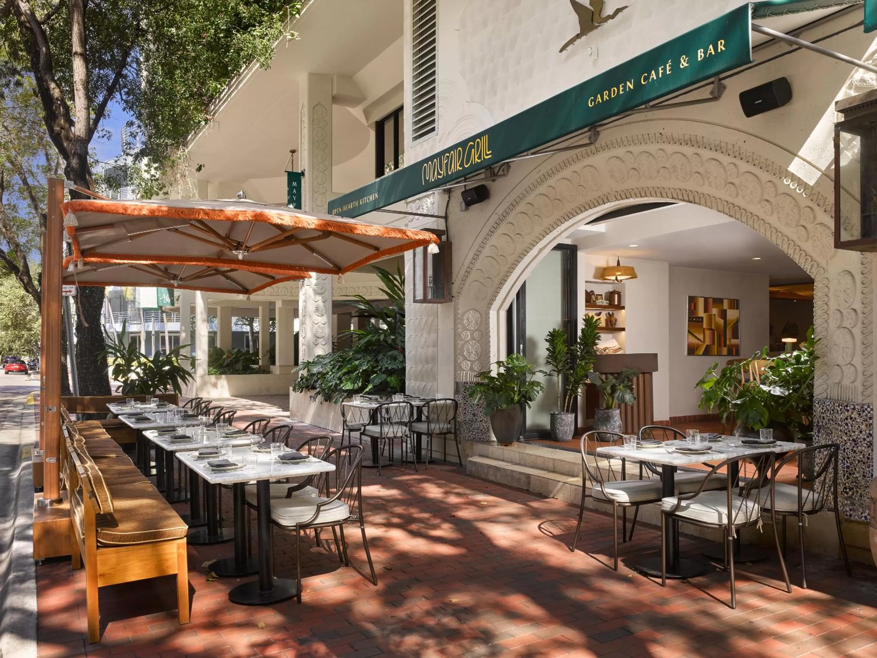 Restaurant/places to eat in Mayfair House Hotel & Garden