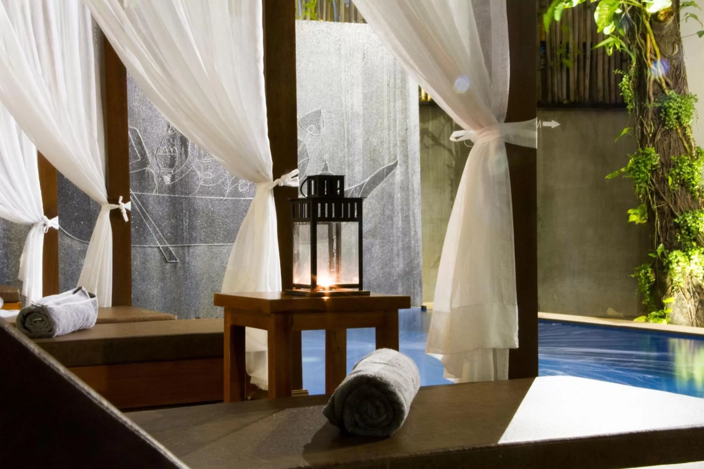 Night in Bopha Bassac Boutique Hotel