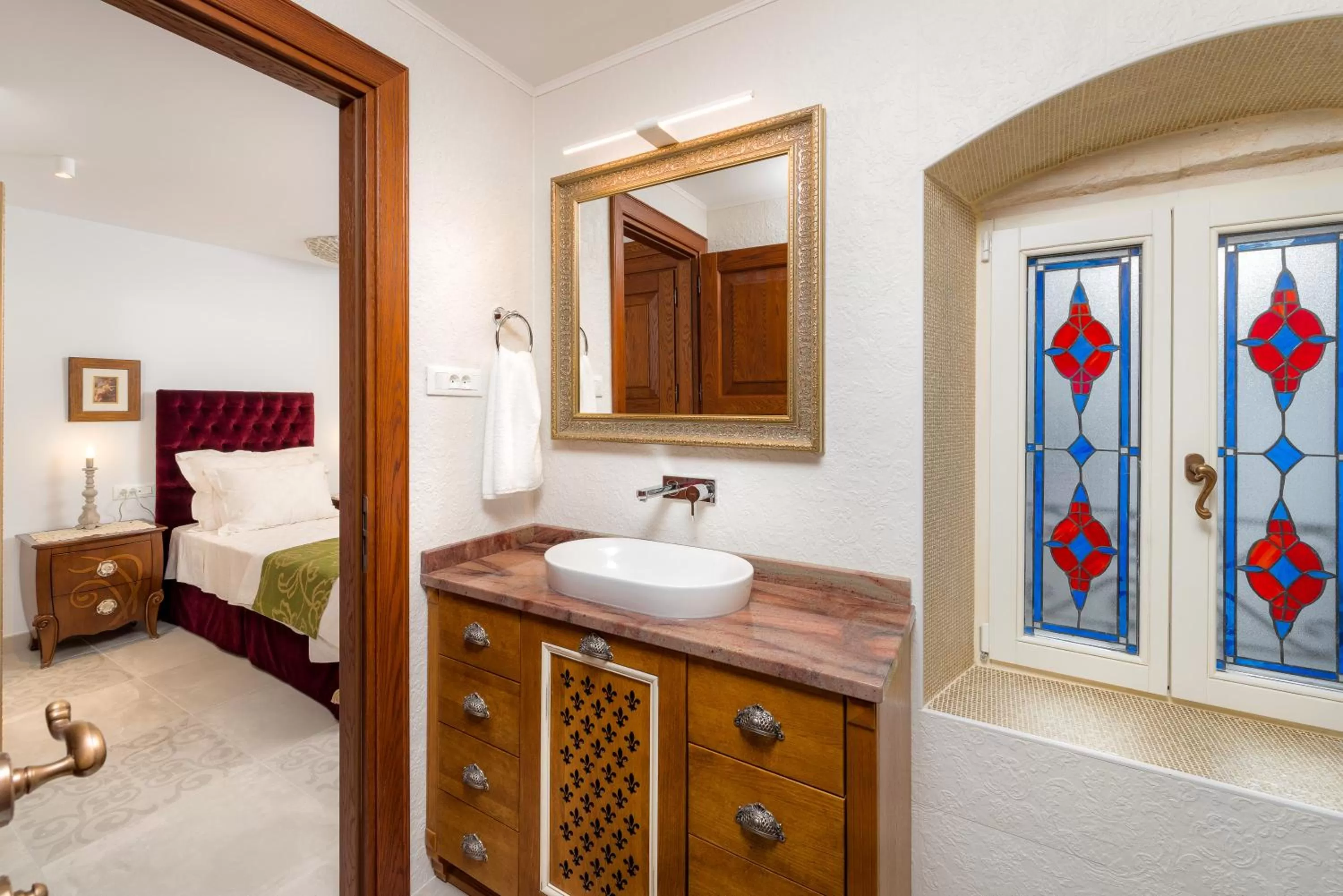 Bathroom, Bed in Villa Nepos Hotel