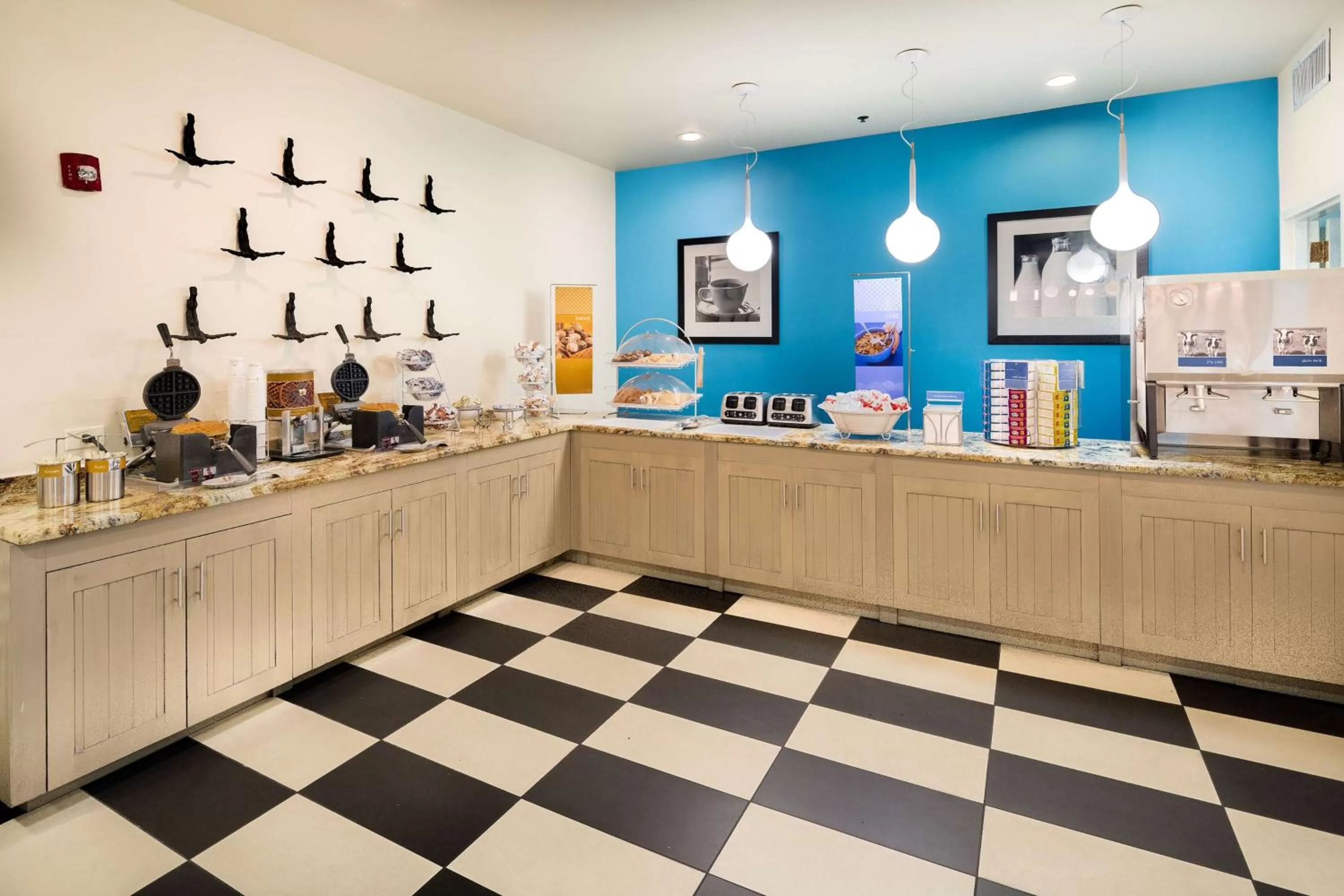 Restaurant/places to eat in Hampton Inn Pensacola Beach