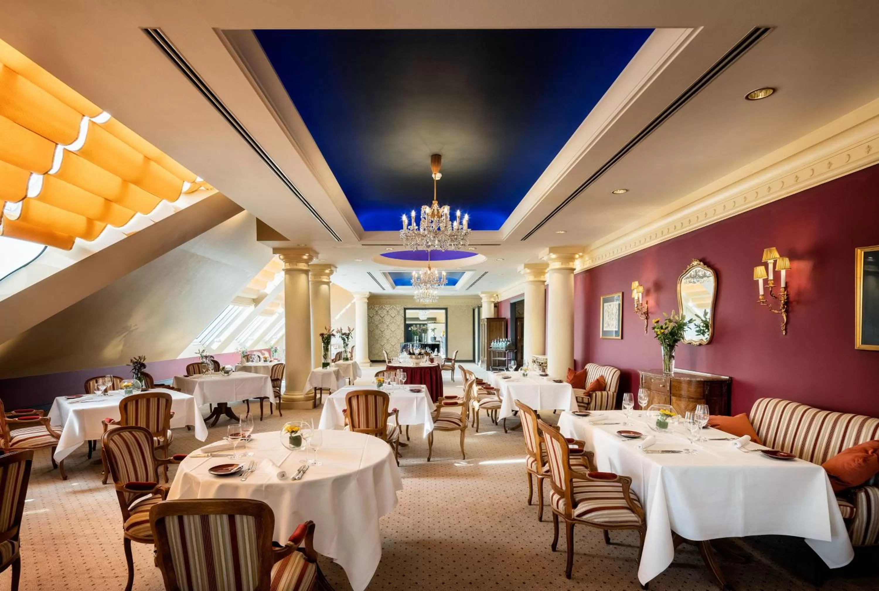 Restaurant/places to eat in Grand Hotel Wien