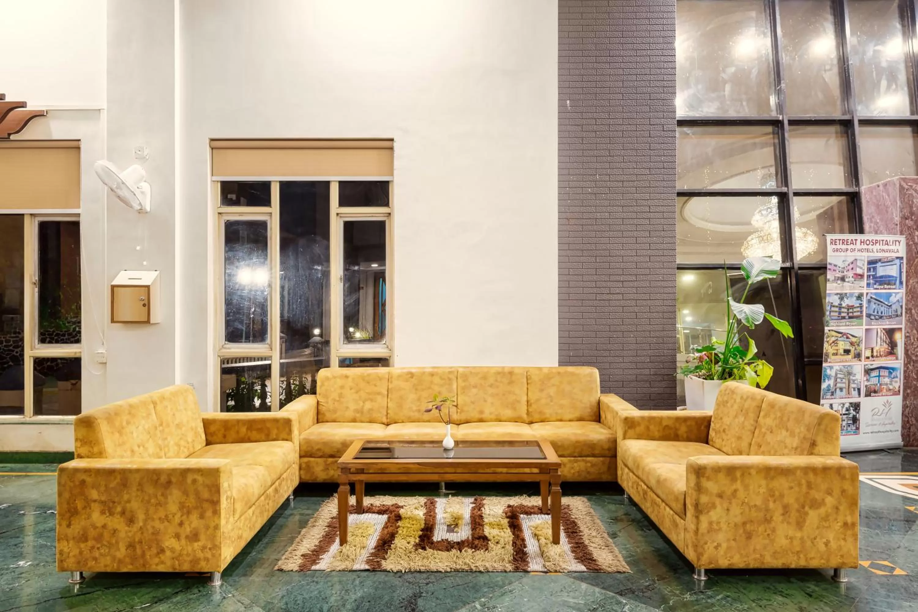 Seating area in Mayur Retreat & Spa