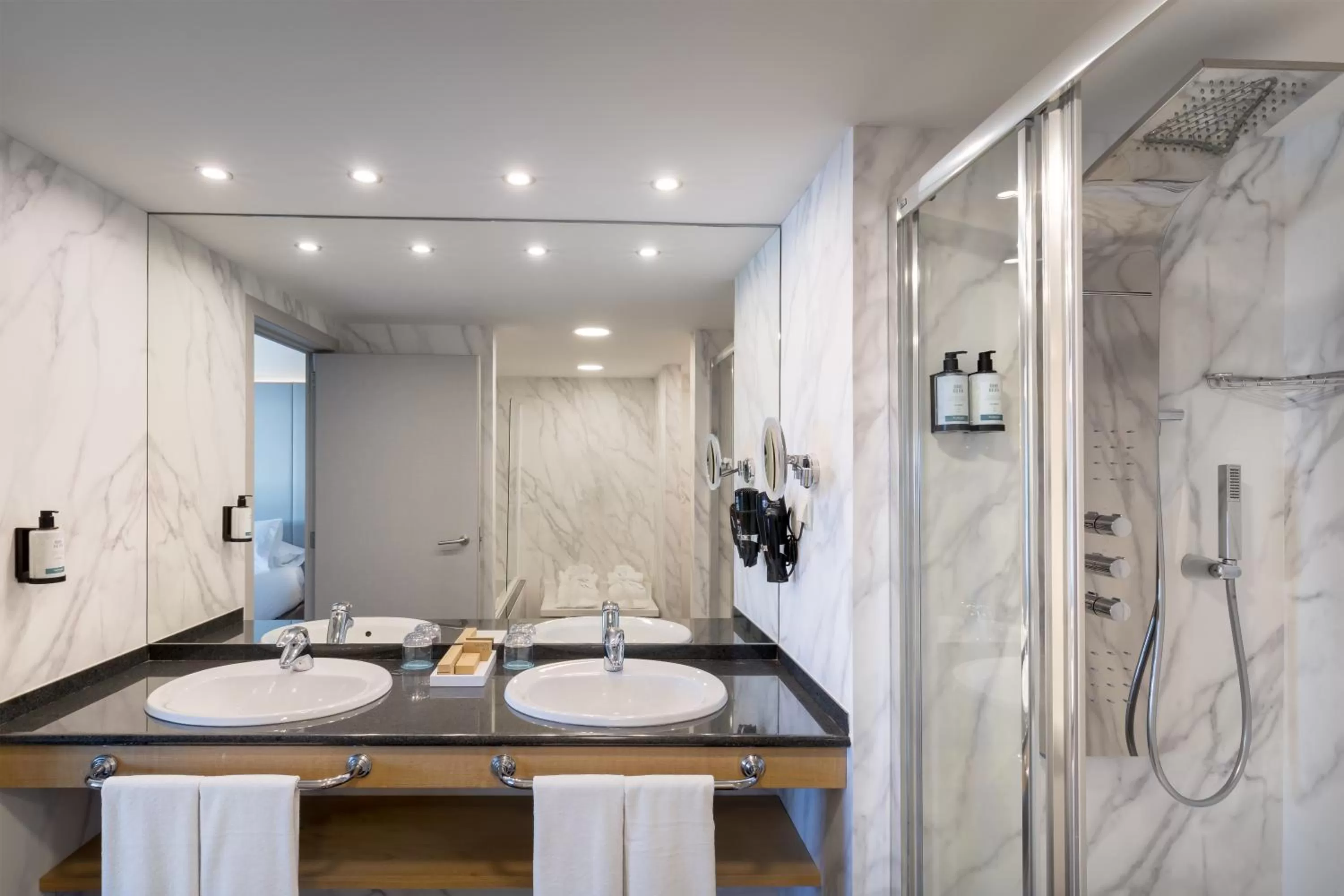 Shower in Occidental Atenea Mar - Adults Only