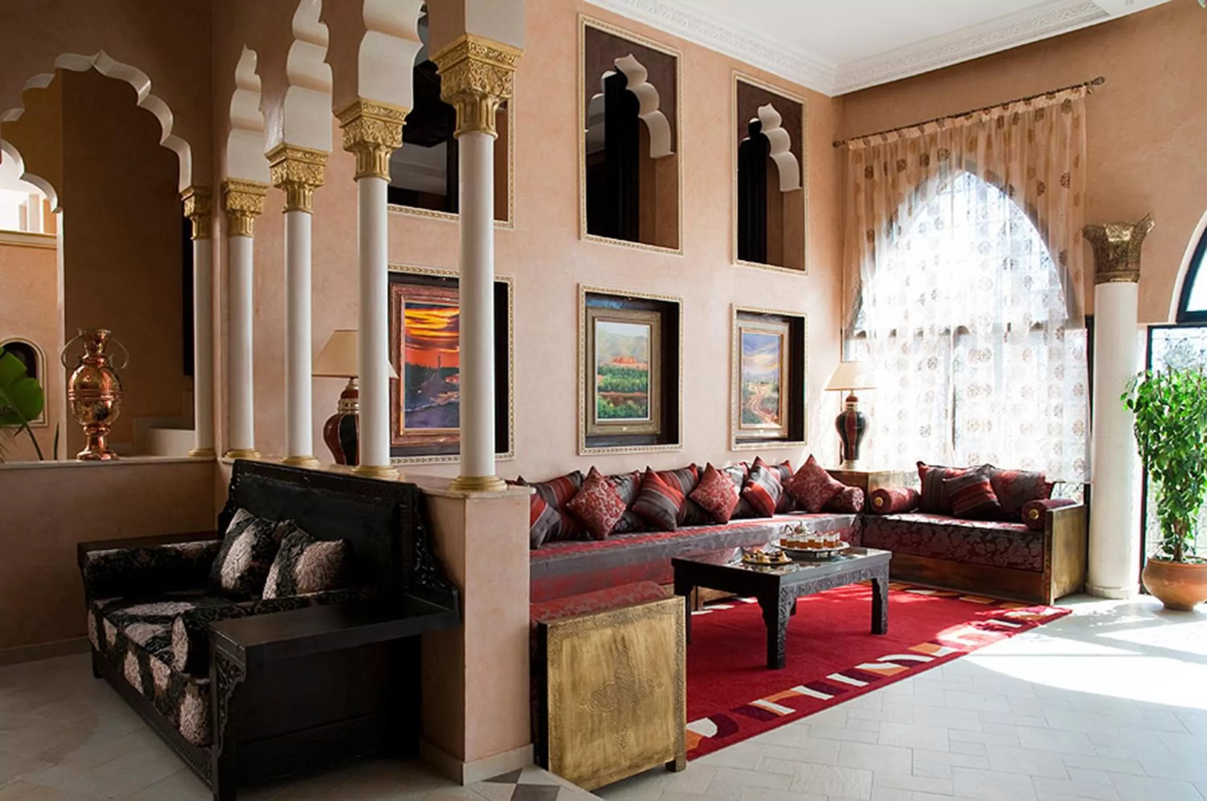 Communal lounge/ TV room, Seating Area in Le Temple Des Arts