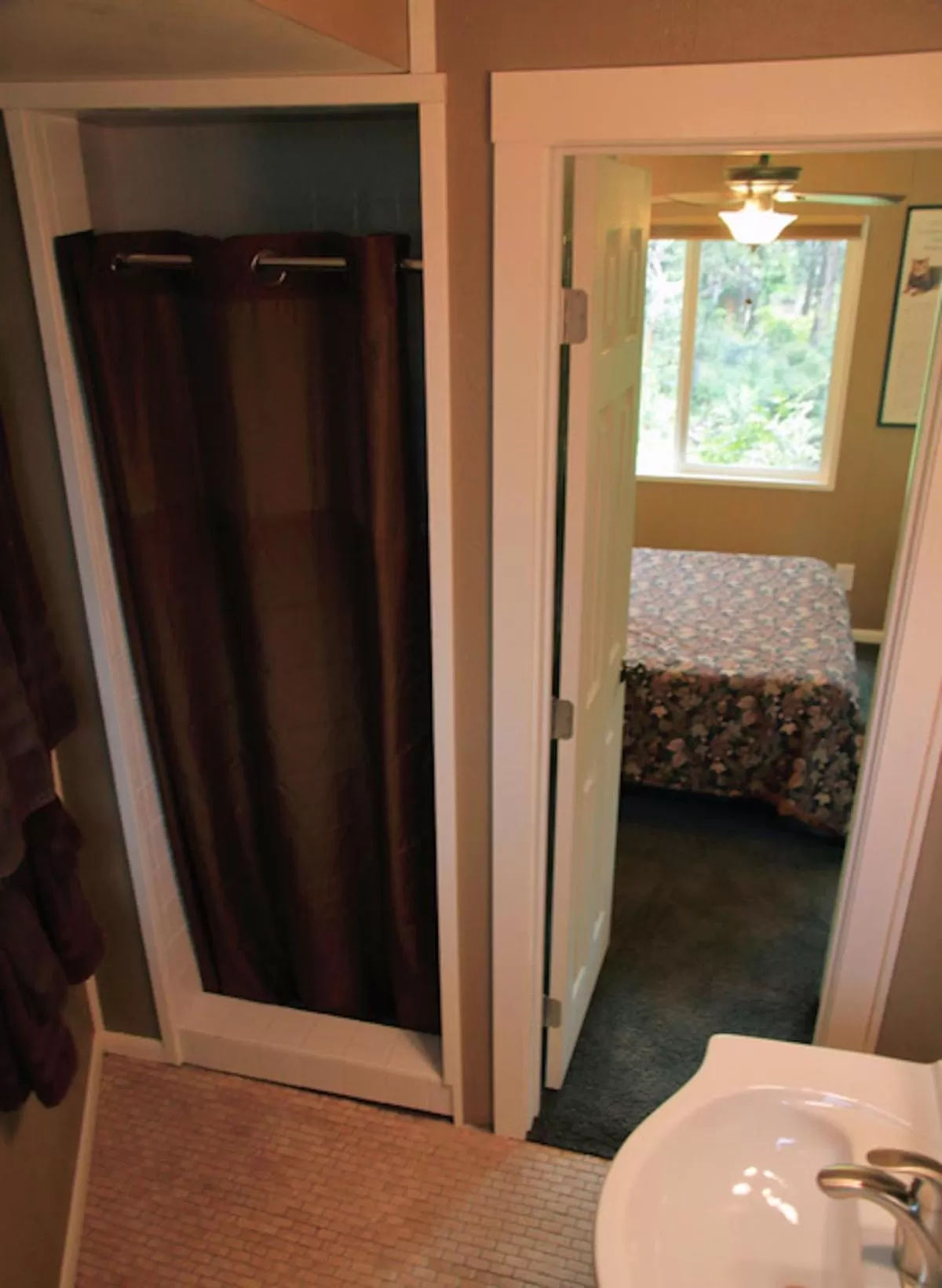 Bed in Silver Pines Lodge