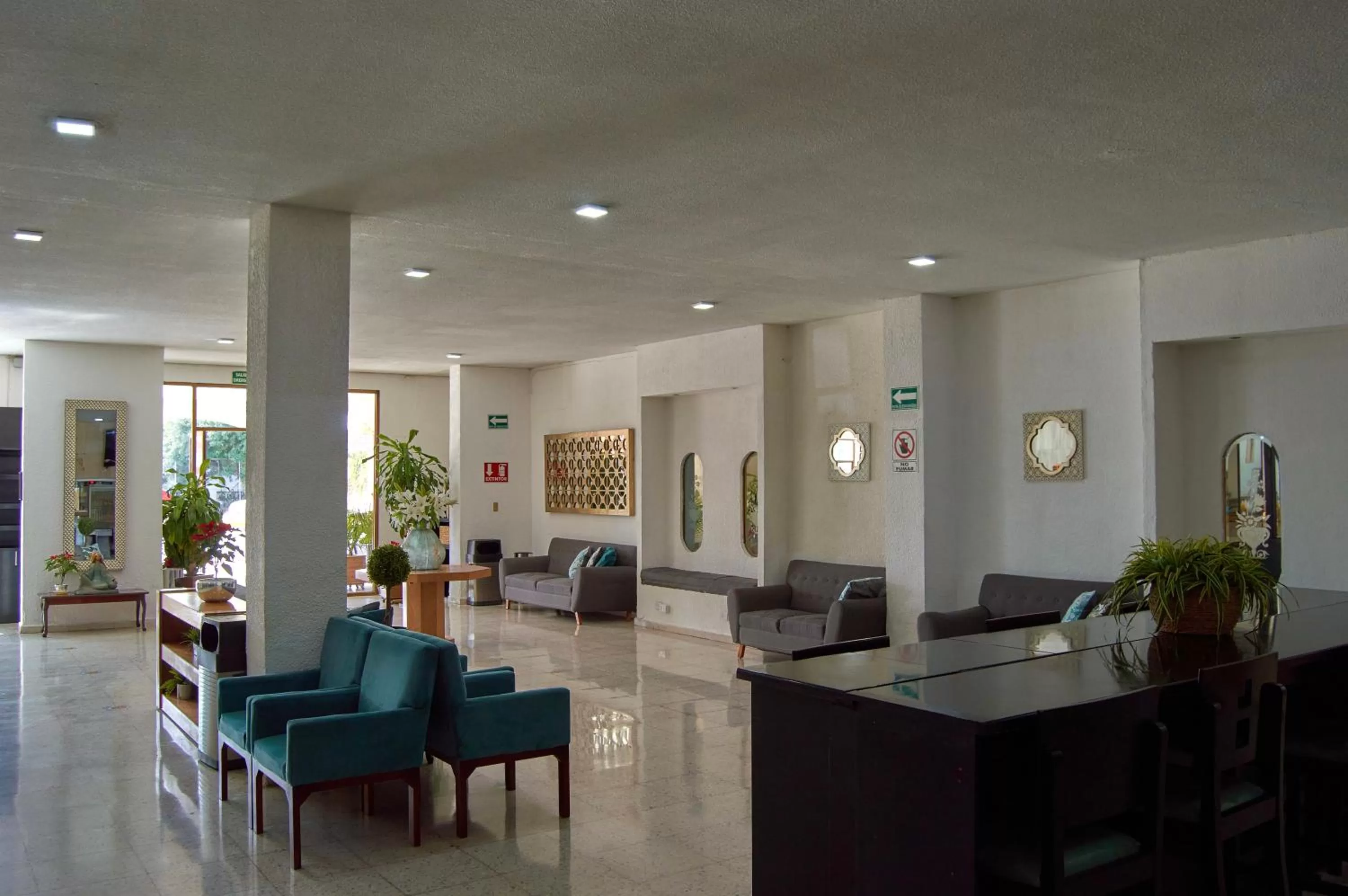 Lobby or reception in Hotel del Alba Inn & Suites