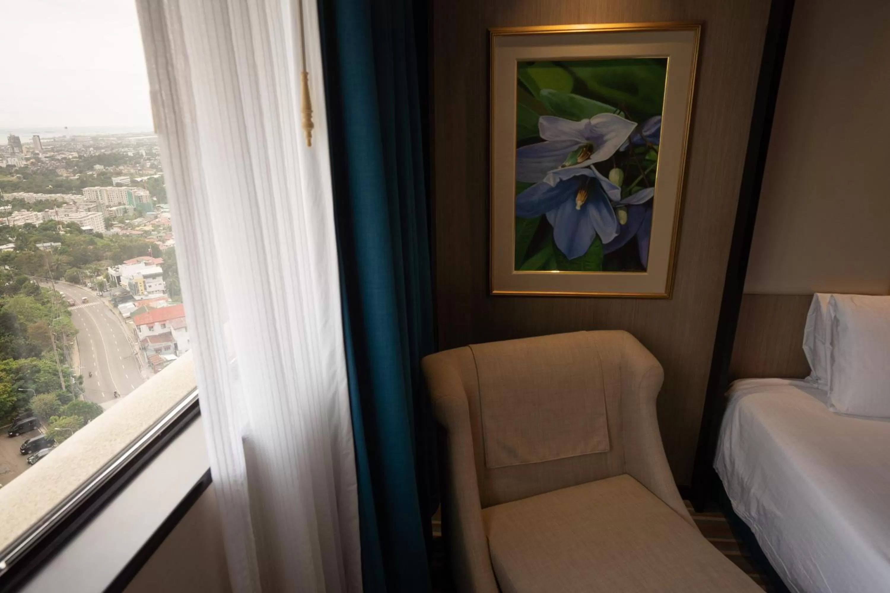 Seating area, Bed in Marco Polo Plaza Cebu