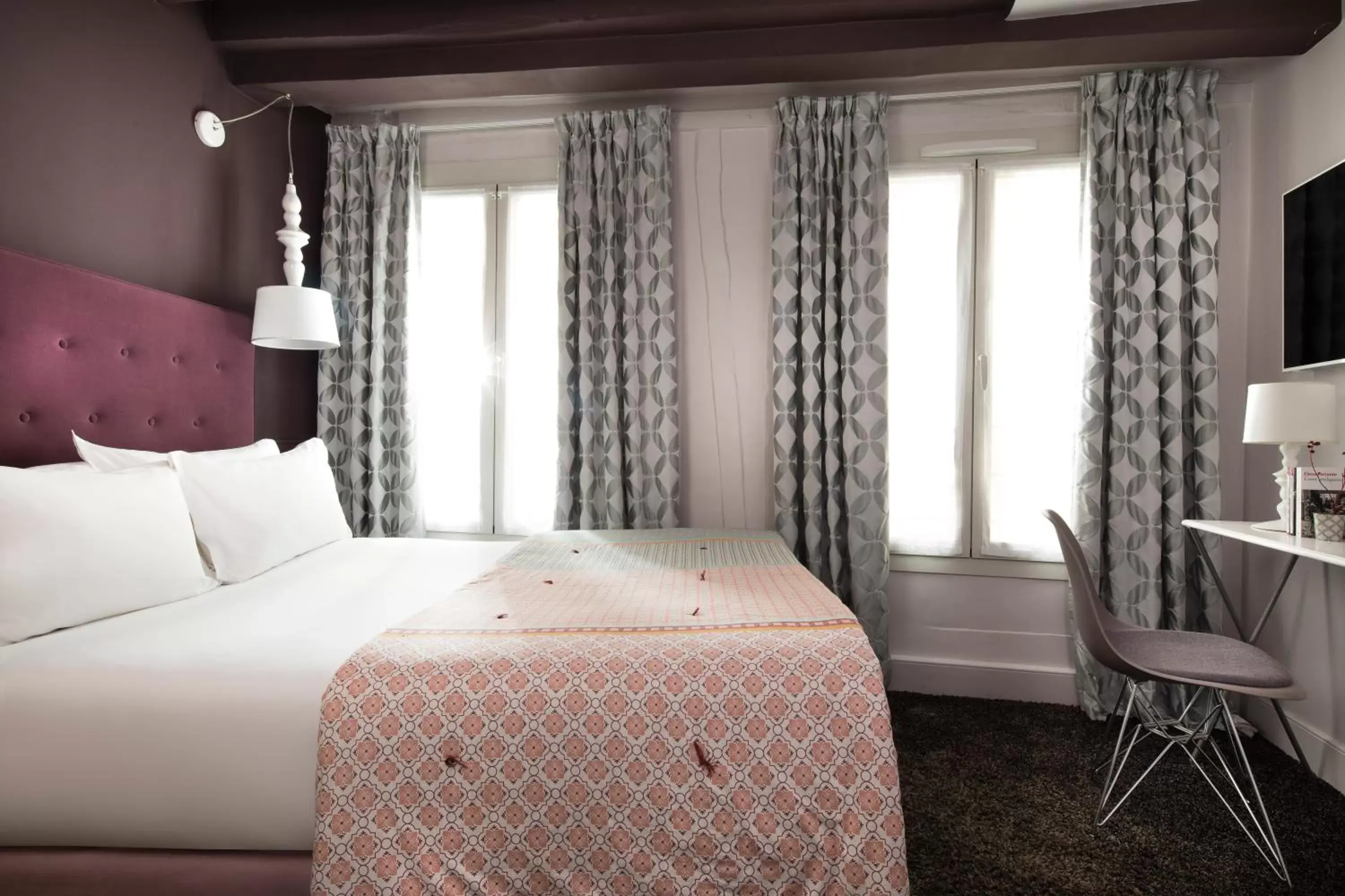 Classic Double Room in Hôtel Marais Hôme Classic Double Room in Hôtel Marais Hôme