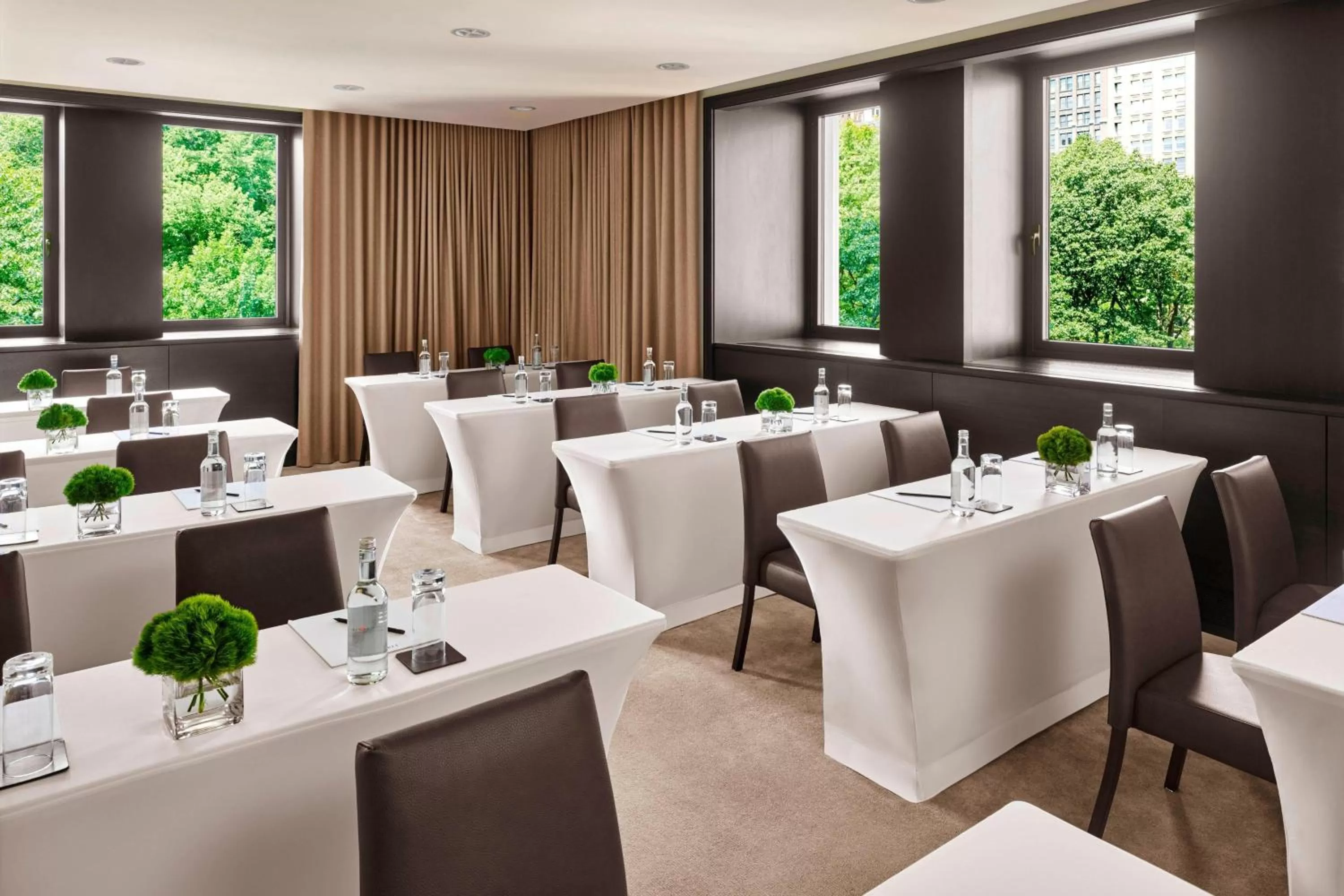 Meeting/conference room in The New York EDITION