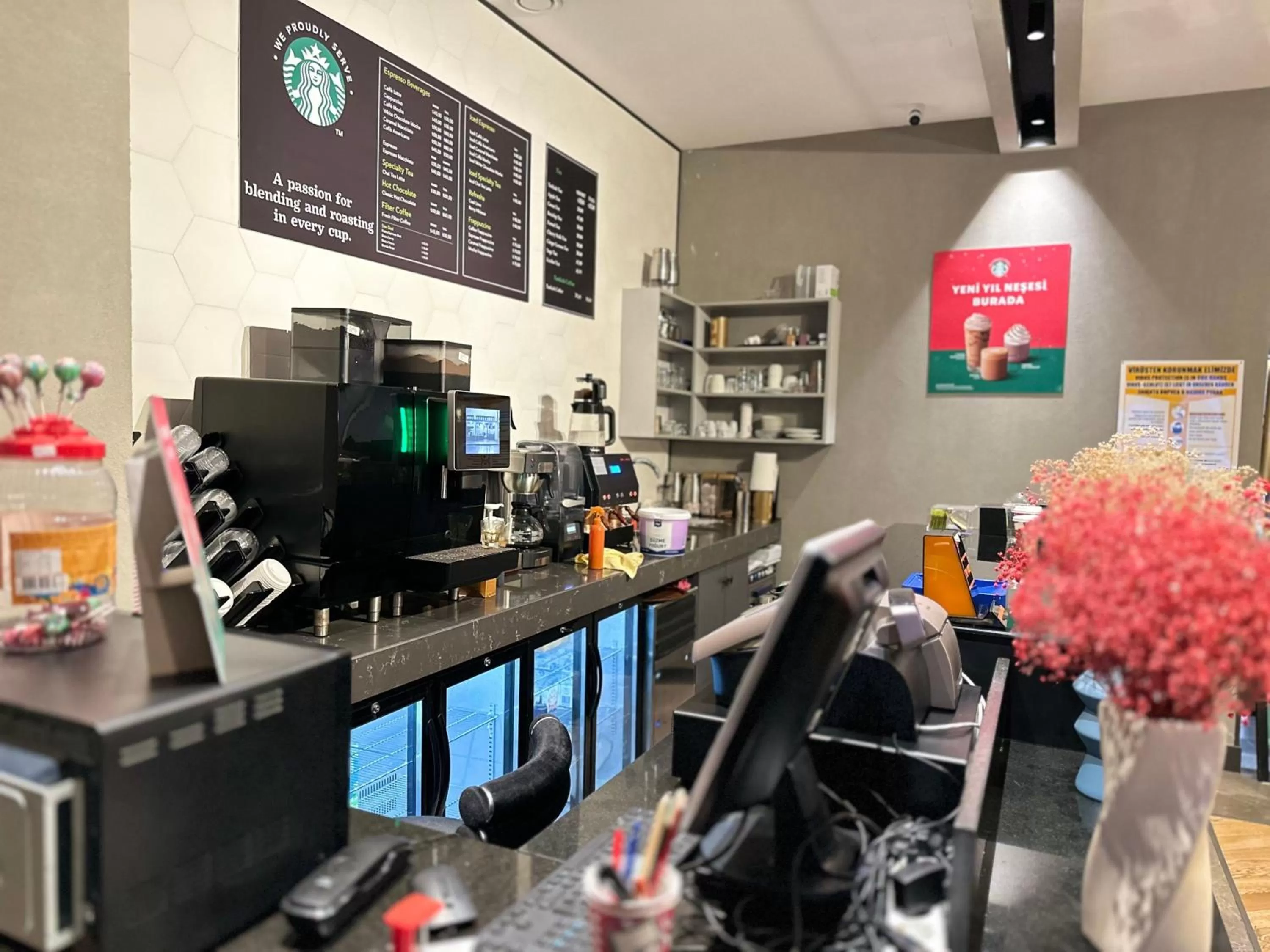 Coffee/tea facilities in Edition Old City Hotel