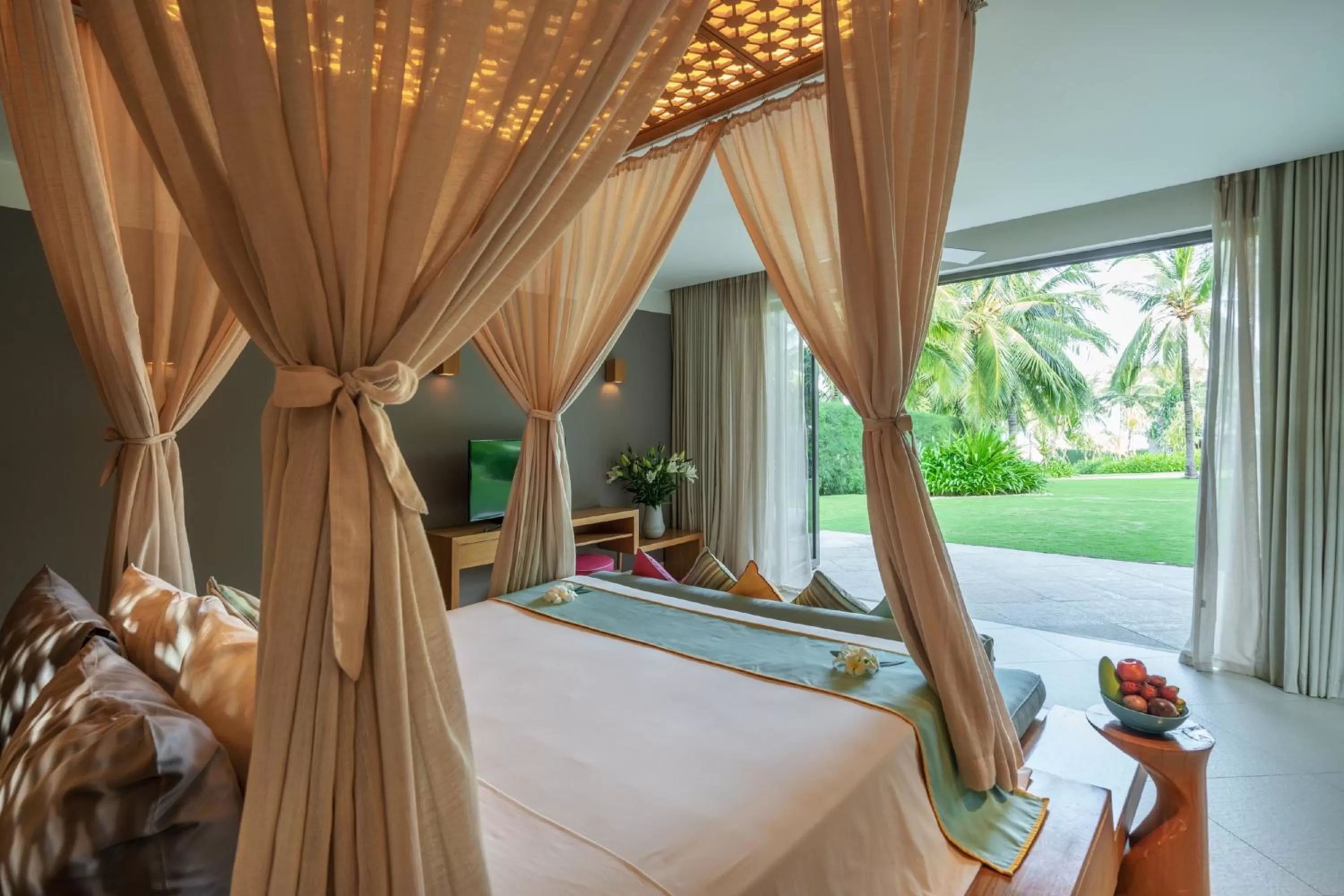 Garden view, Bed in Mia Resort Nha Trang