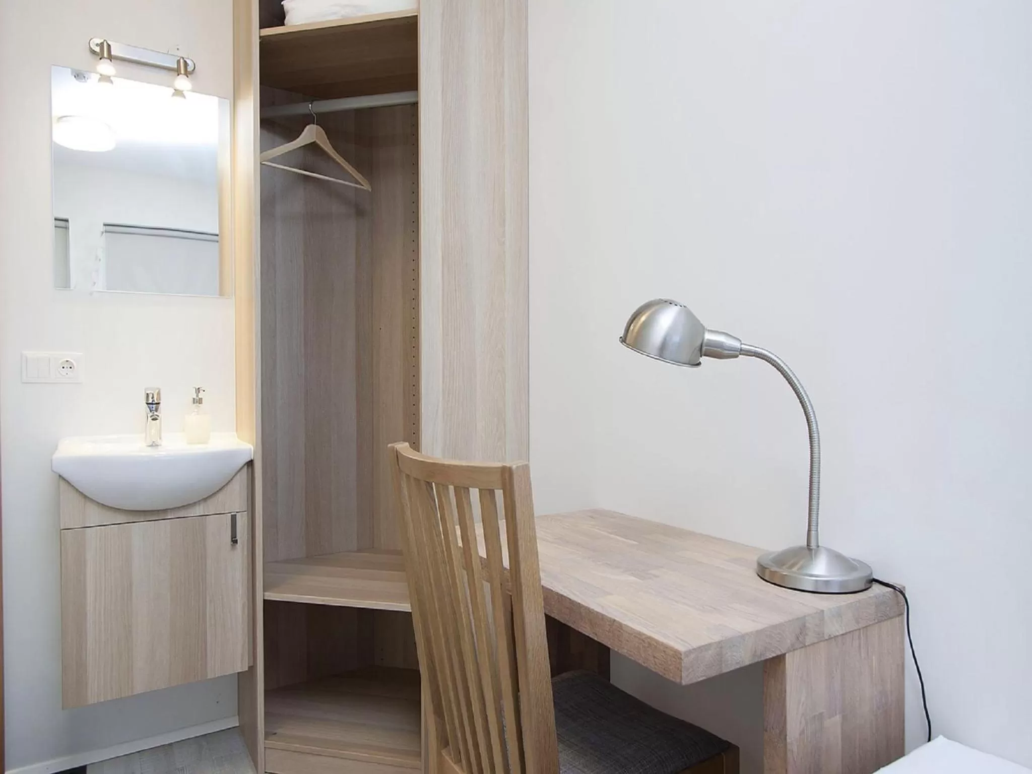 Day in KEF Guesthouse by Keflavík airport