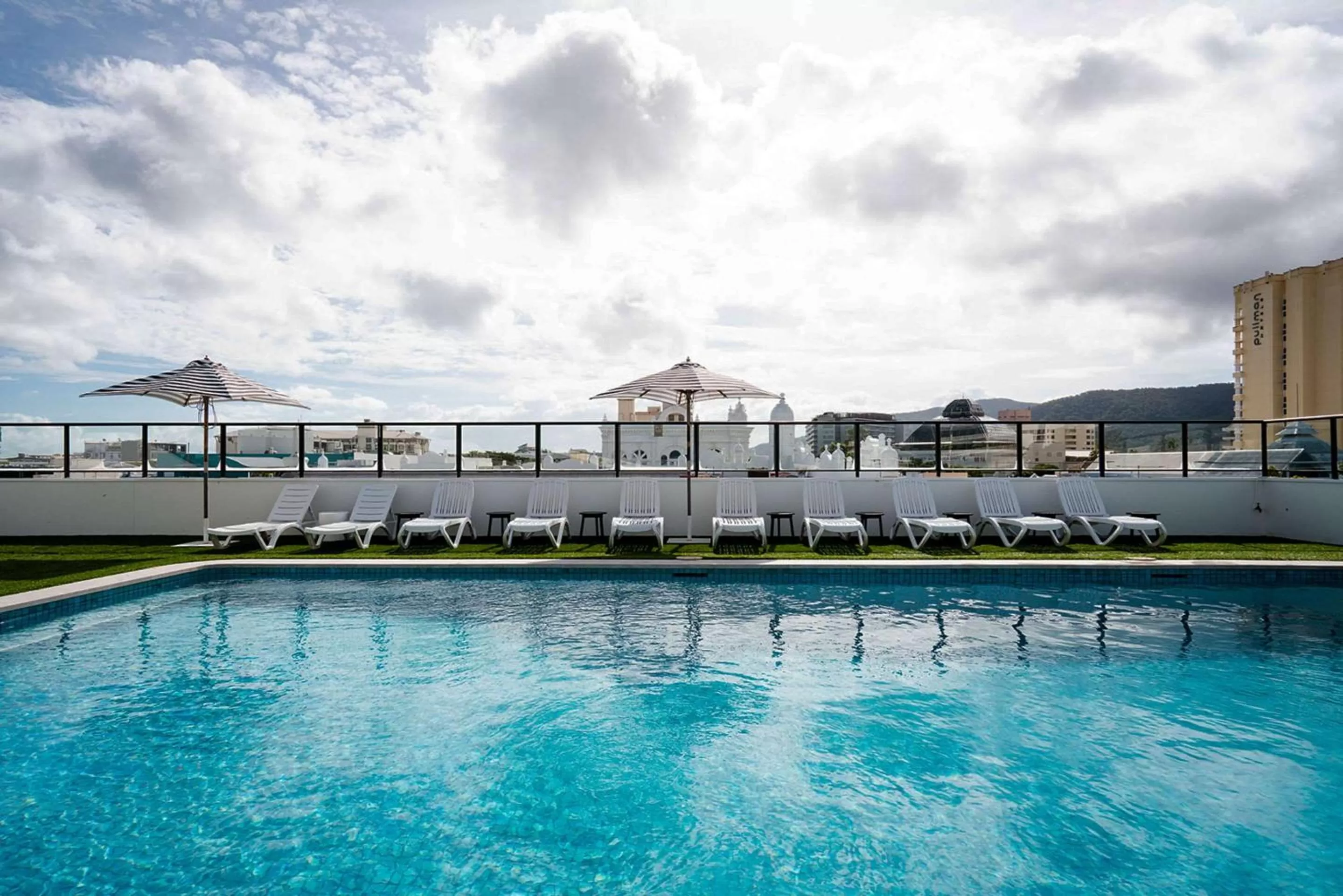 Swimming pool in The Benson Hotel
