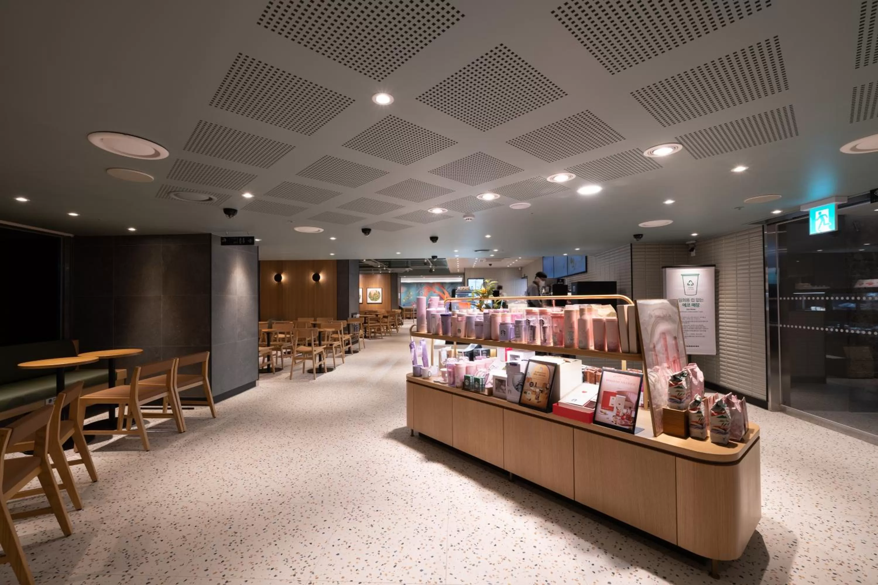 Coffee/tea facilities in Best Western Jeju Hotel