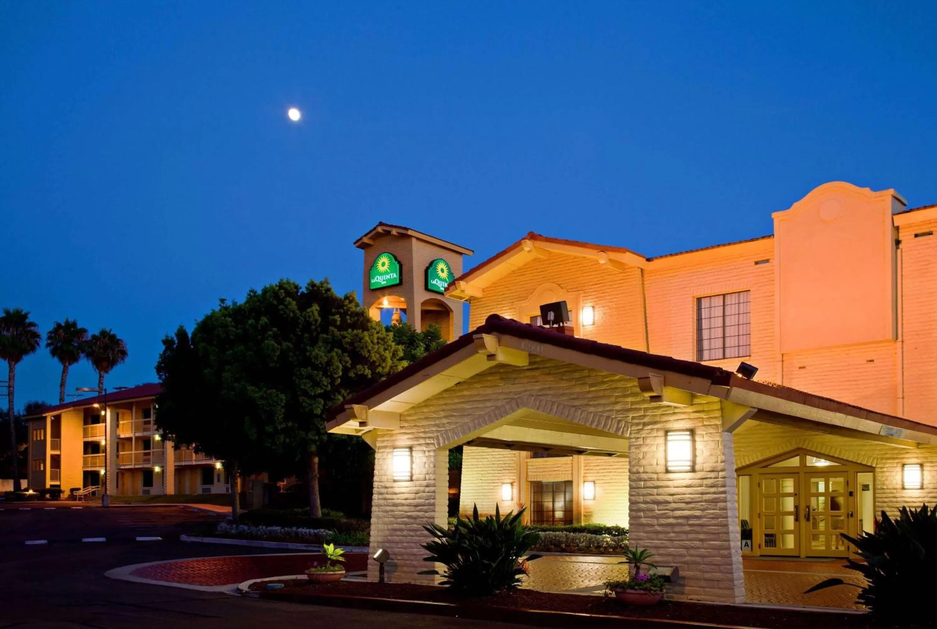 Property building in La Quinta Inn by Wyndham San Diego Chula Vista