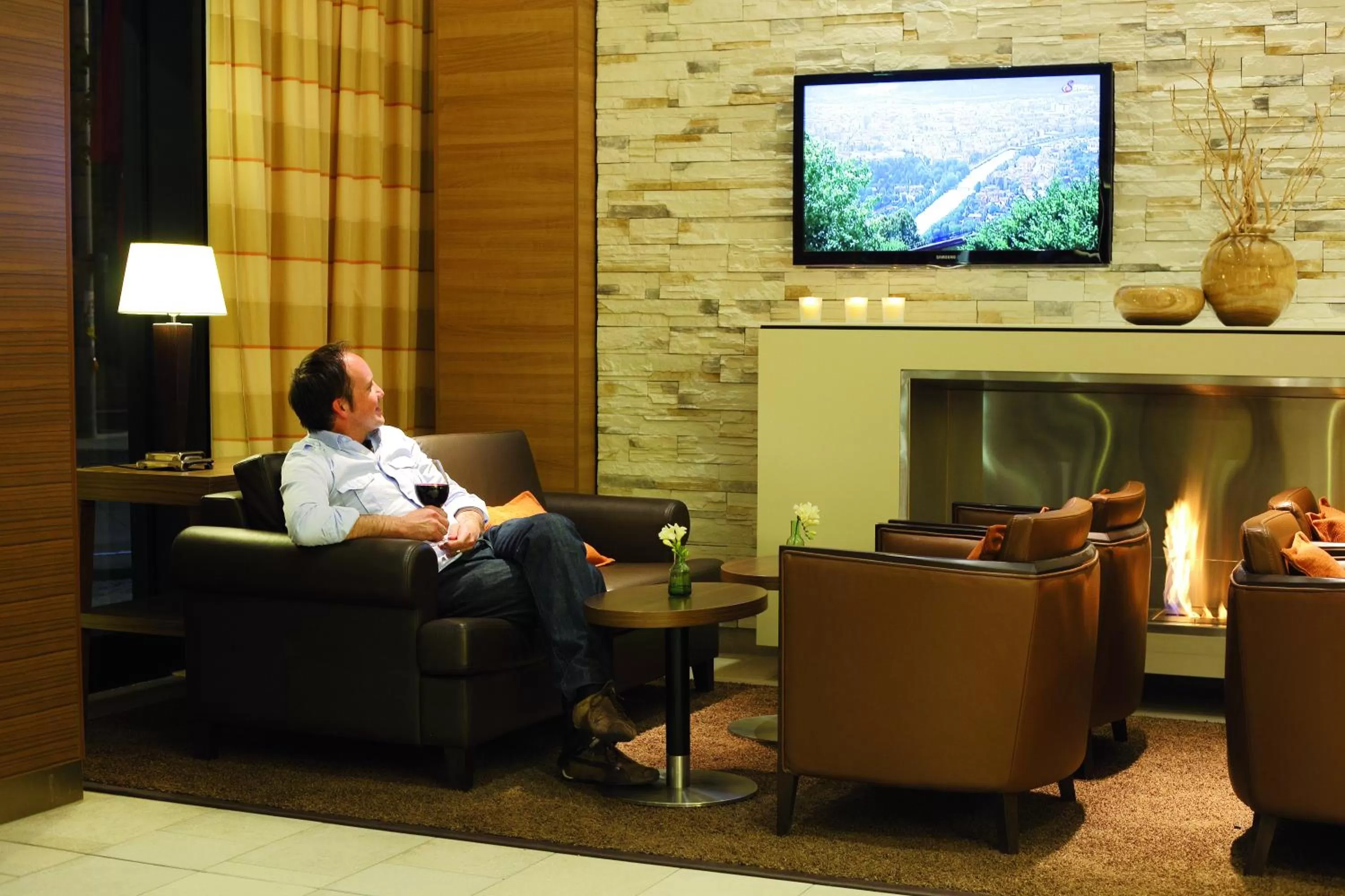 Lobby or reception in H4 Hotel Berlin Alexanderplatz