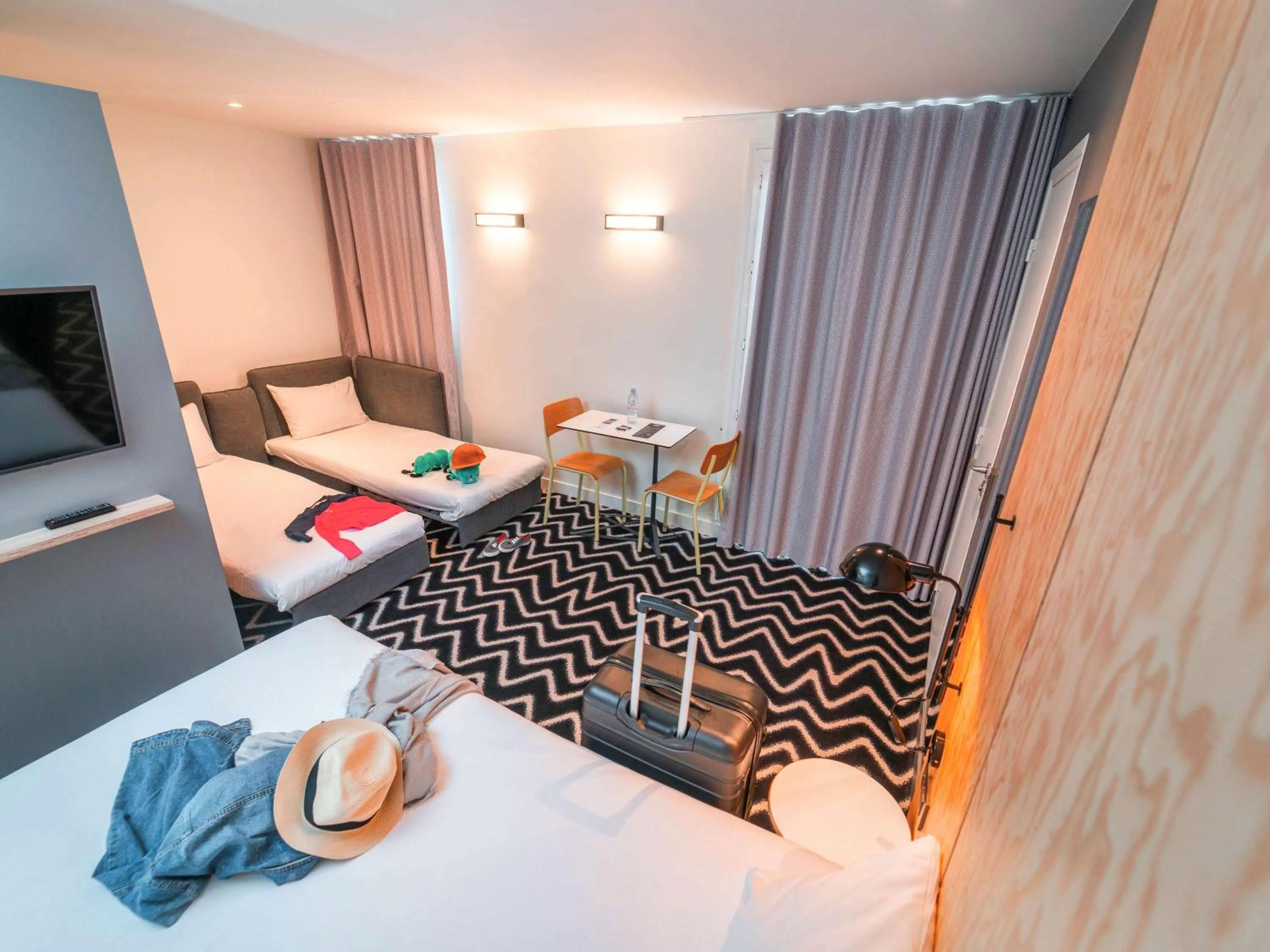 Photo of the whole room, Bed in Ibis Styles Paris Place d'Italie - Butte Aux Cailles