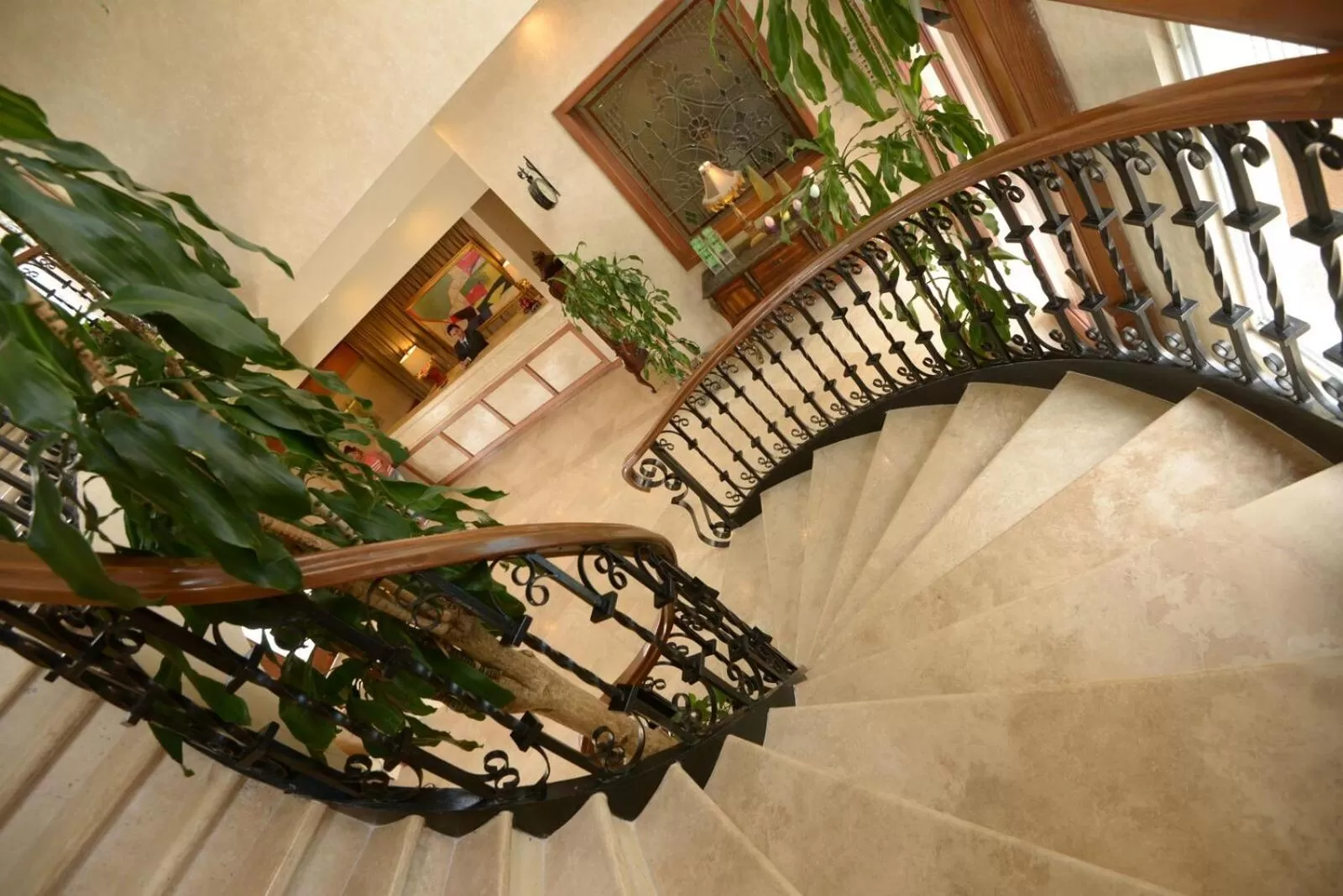 Lobby or reception in Fresno Galerias