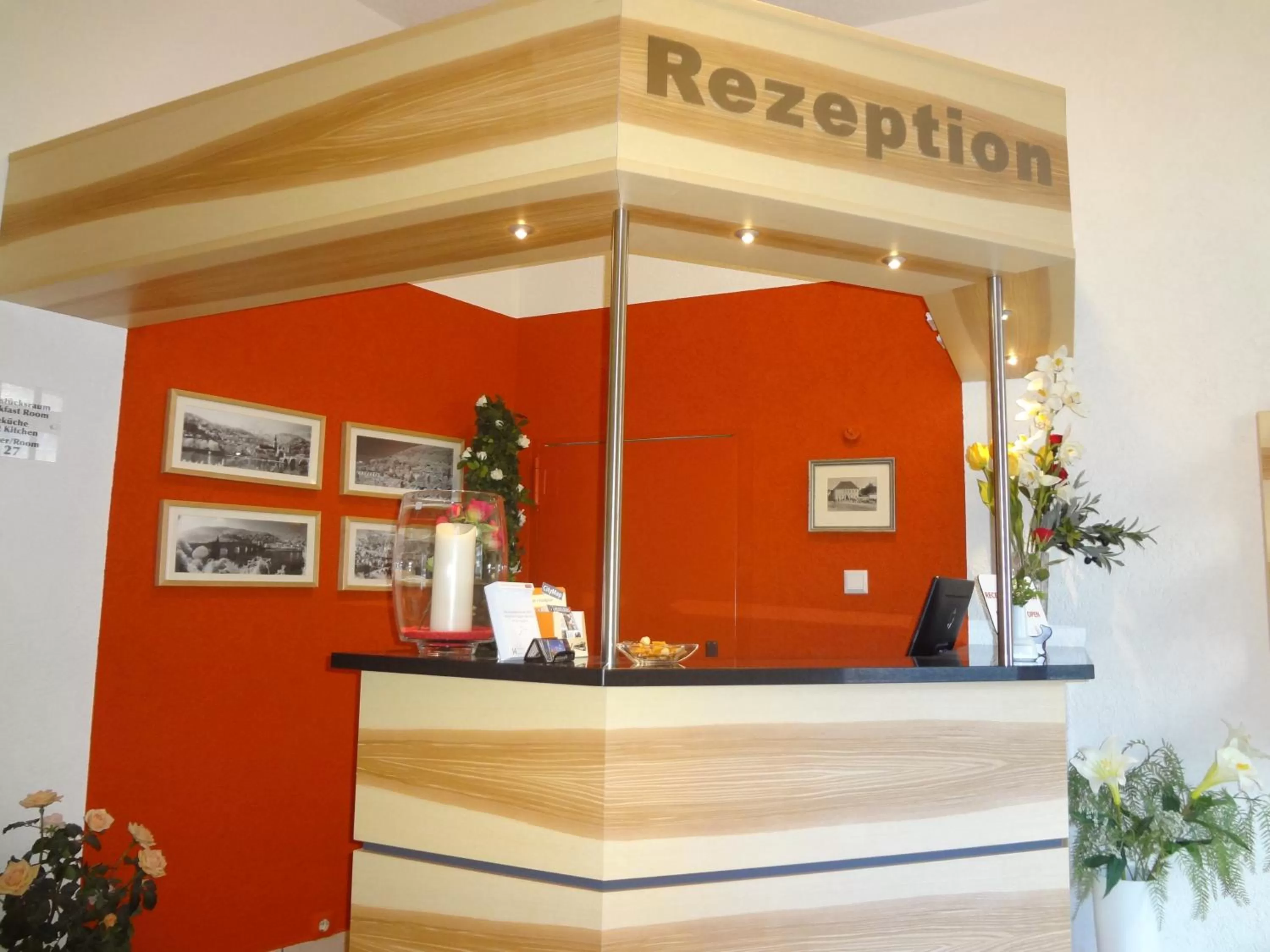 Lobby or reception in Hotel Rose Heidelberg inklusive Frühstück, Saunanutzung und Parkplätze nach Verfügbarkeit