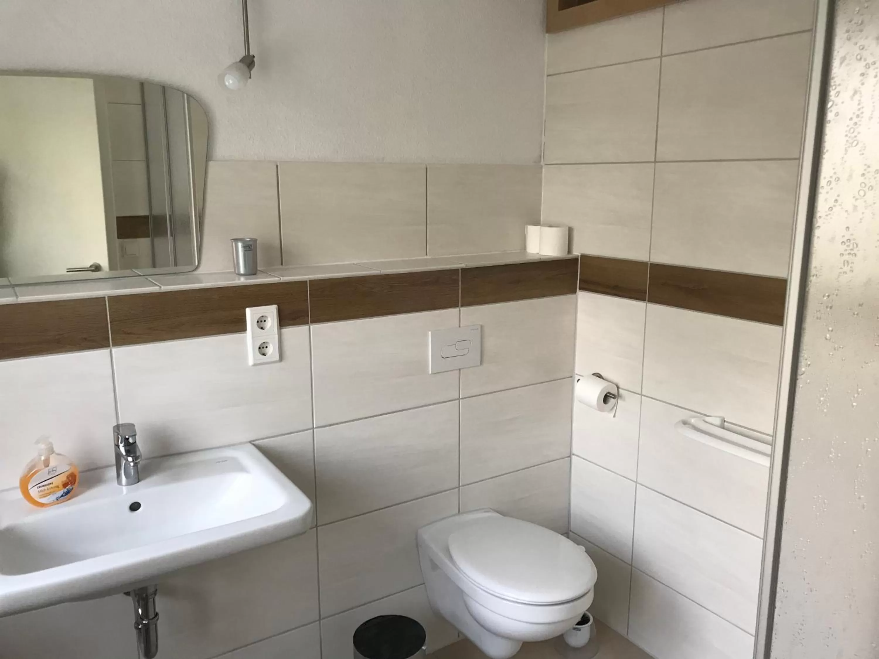 Bathroom in Landgasthof Schänzer