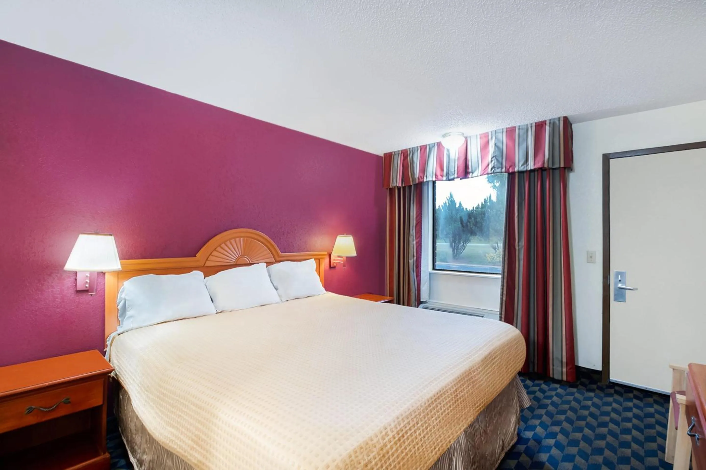 Bedroom in OYO Hotel Manning SC