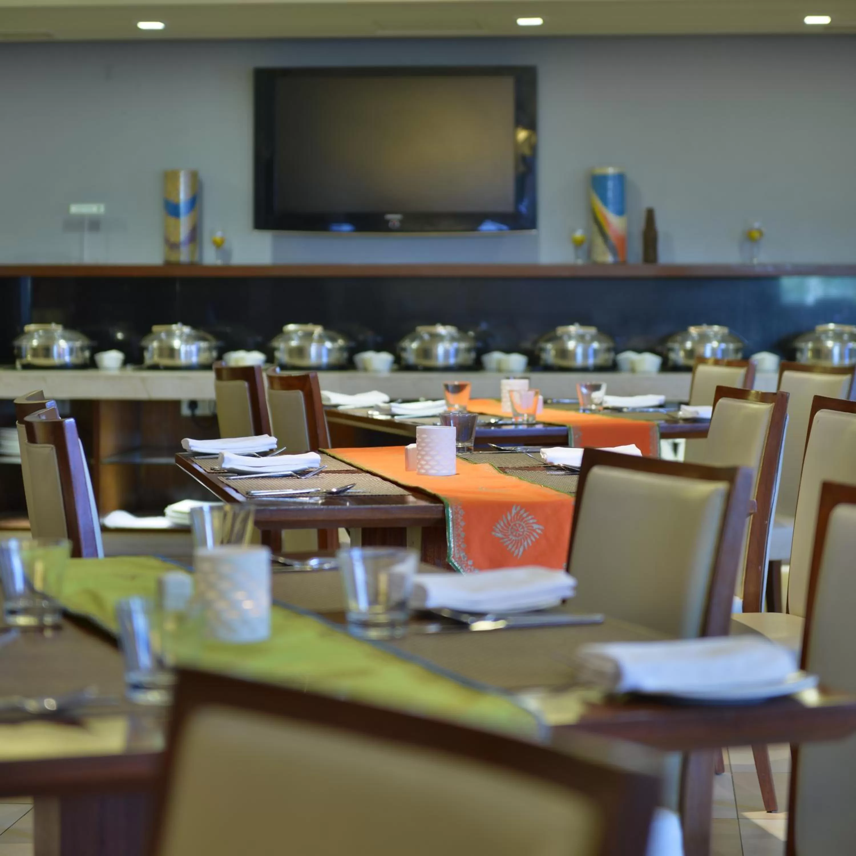 Restaurant/places to eat in Vivanta Vadodara