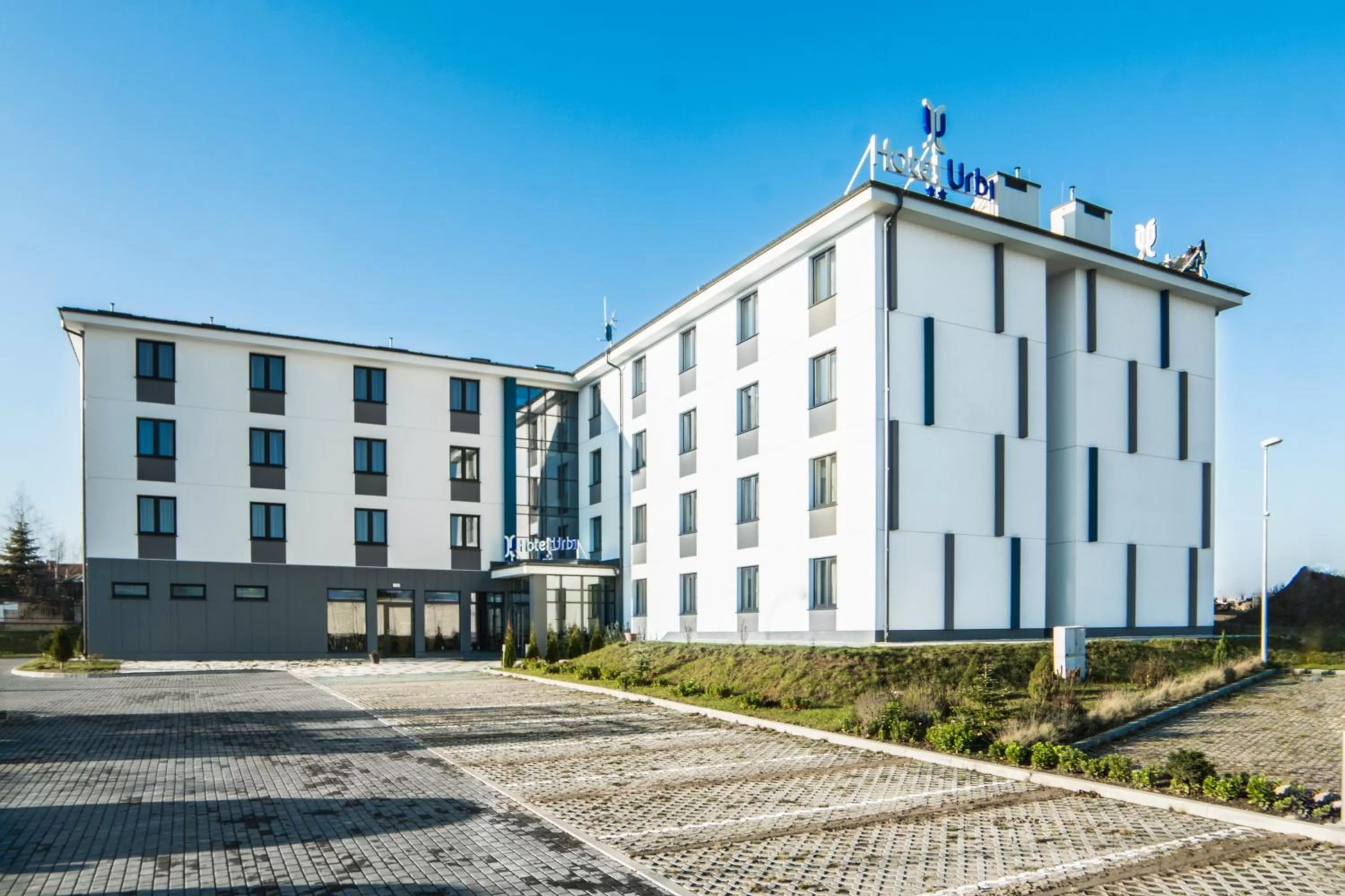 Property building in Hotel Urbi