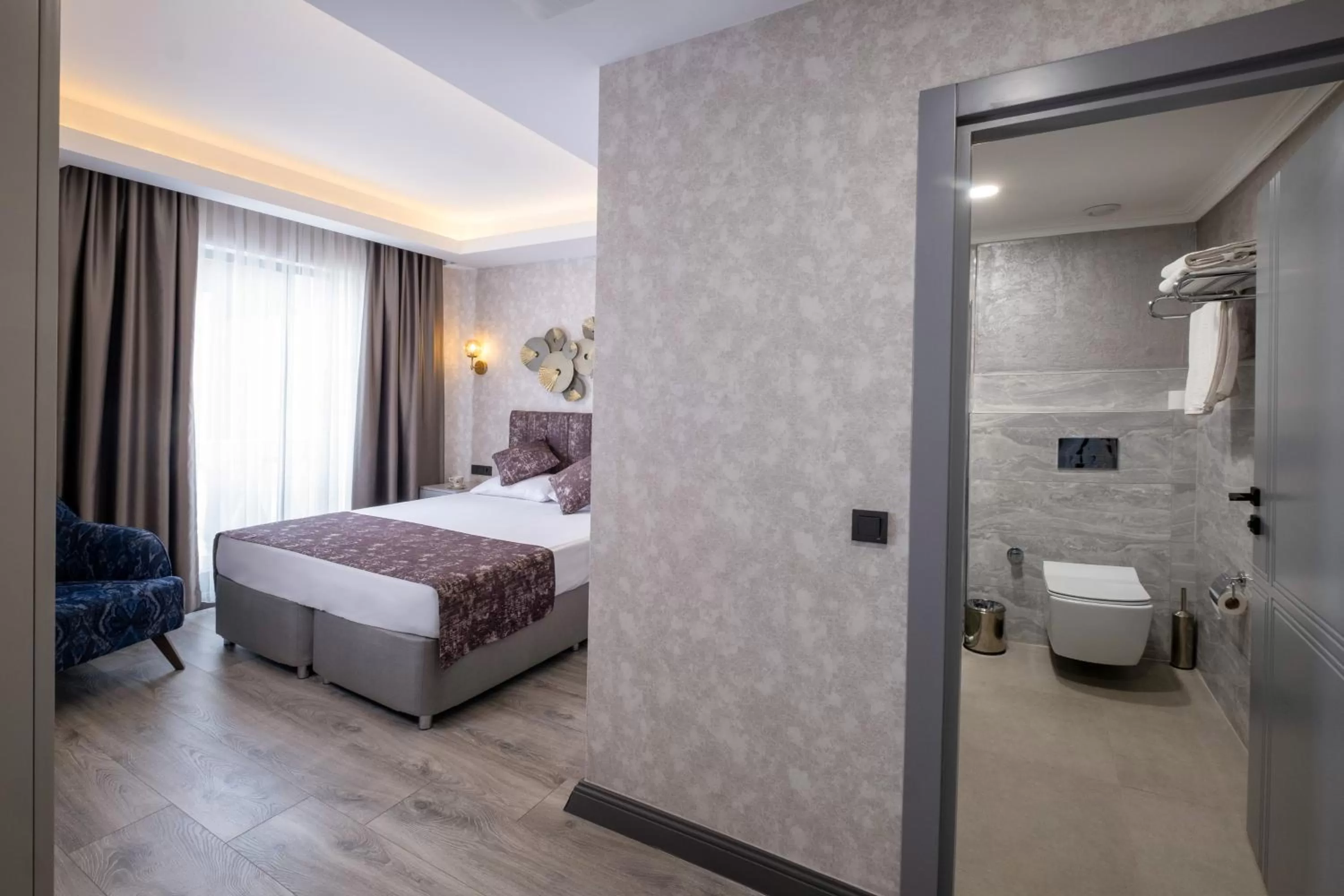 Shower, Bathroom in Avion Suite Hotel