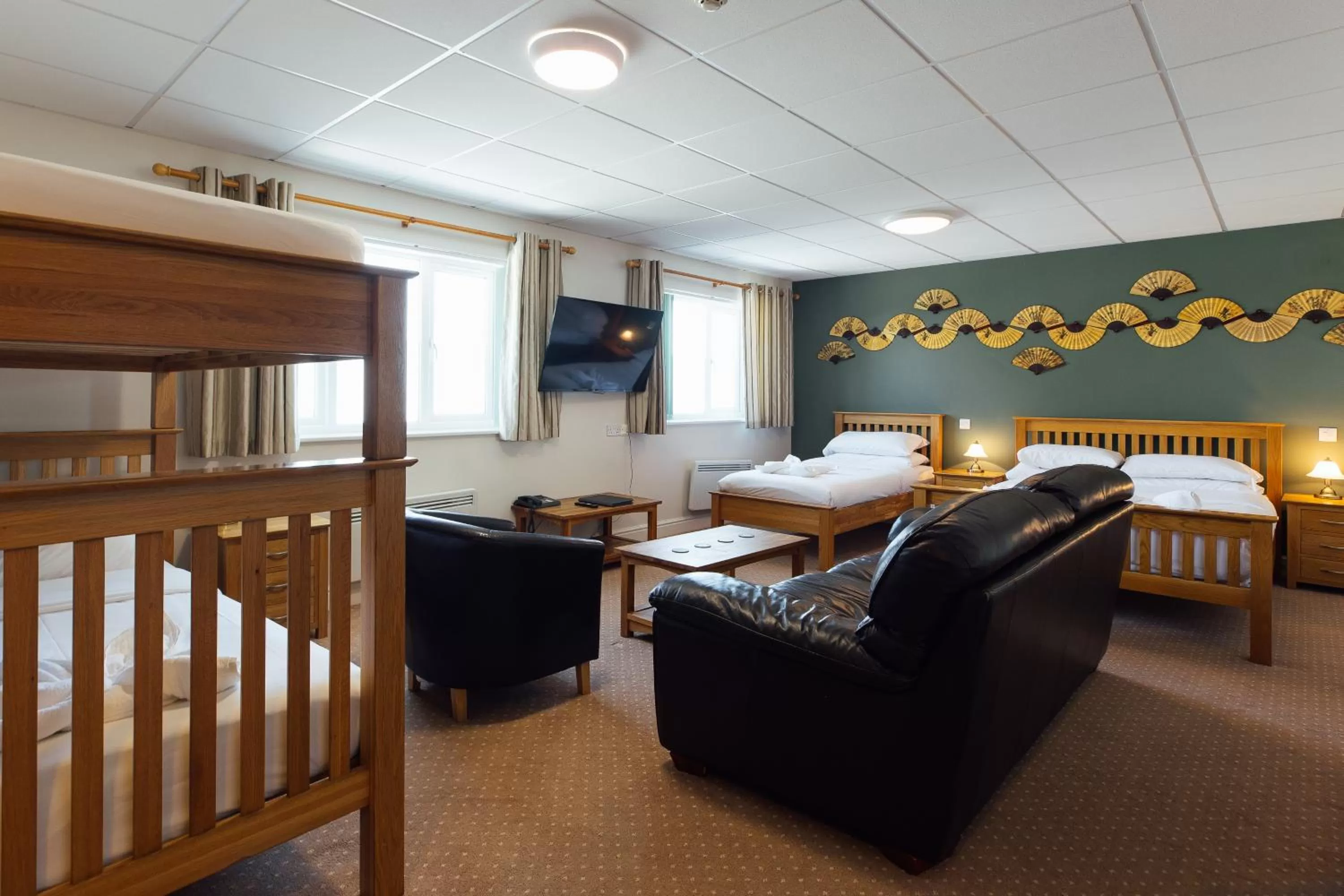 Photo of the whole room, Bed in The Imperial Dragon Hotel