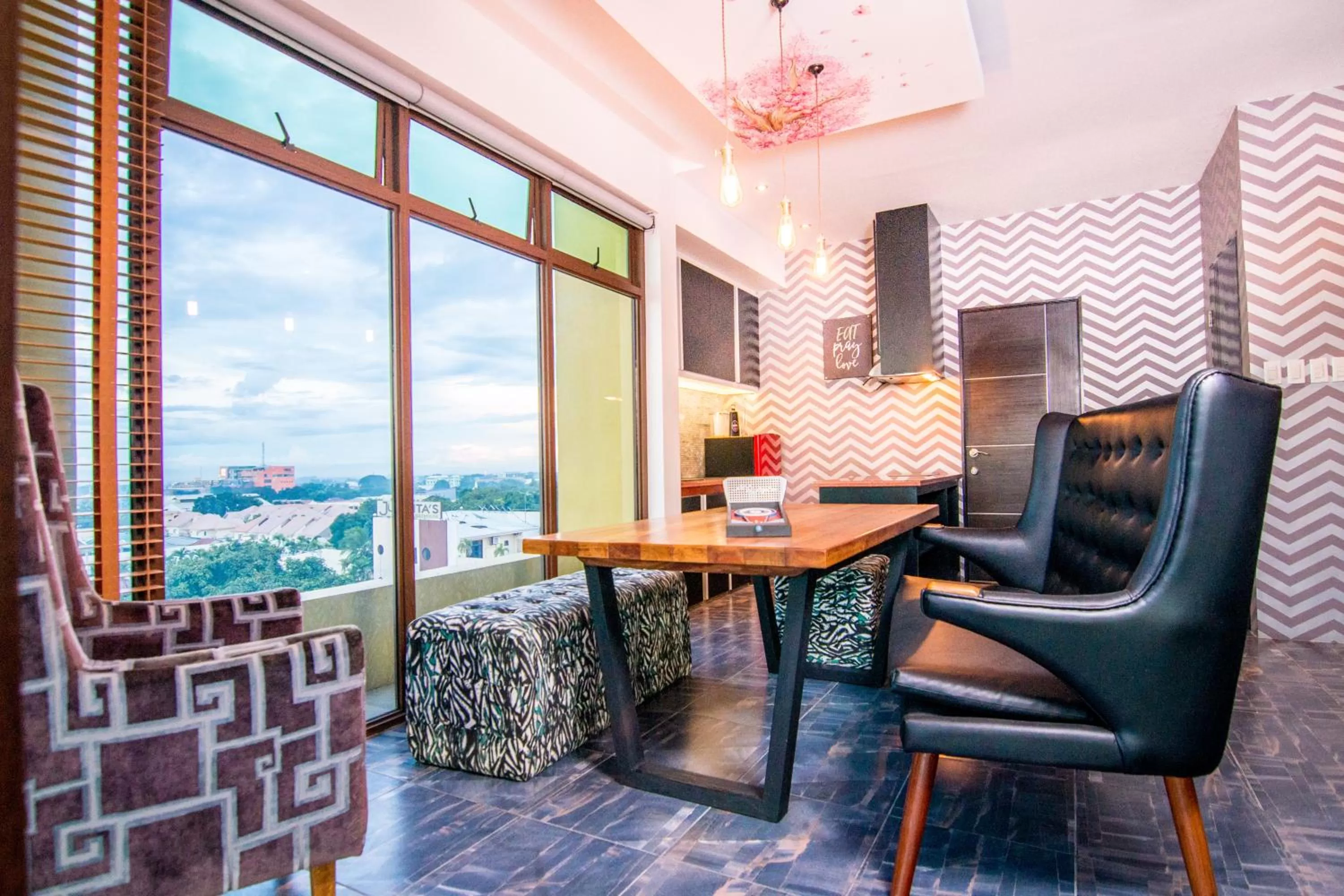 Apollonia Royale Hotel