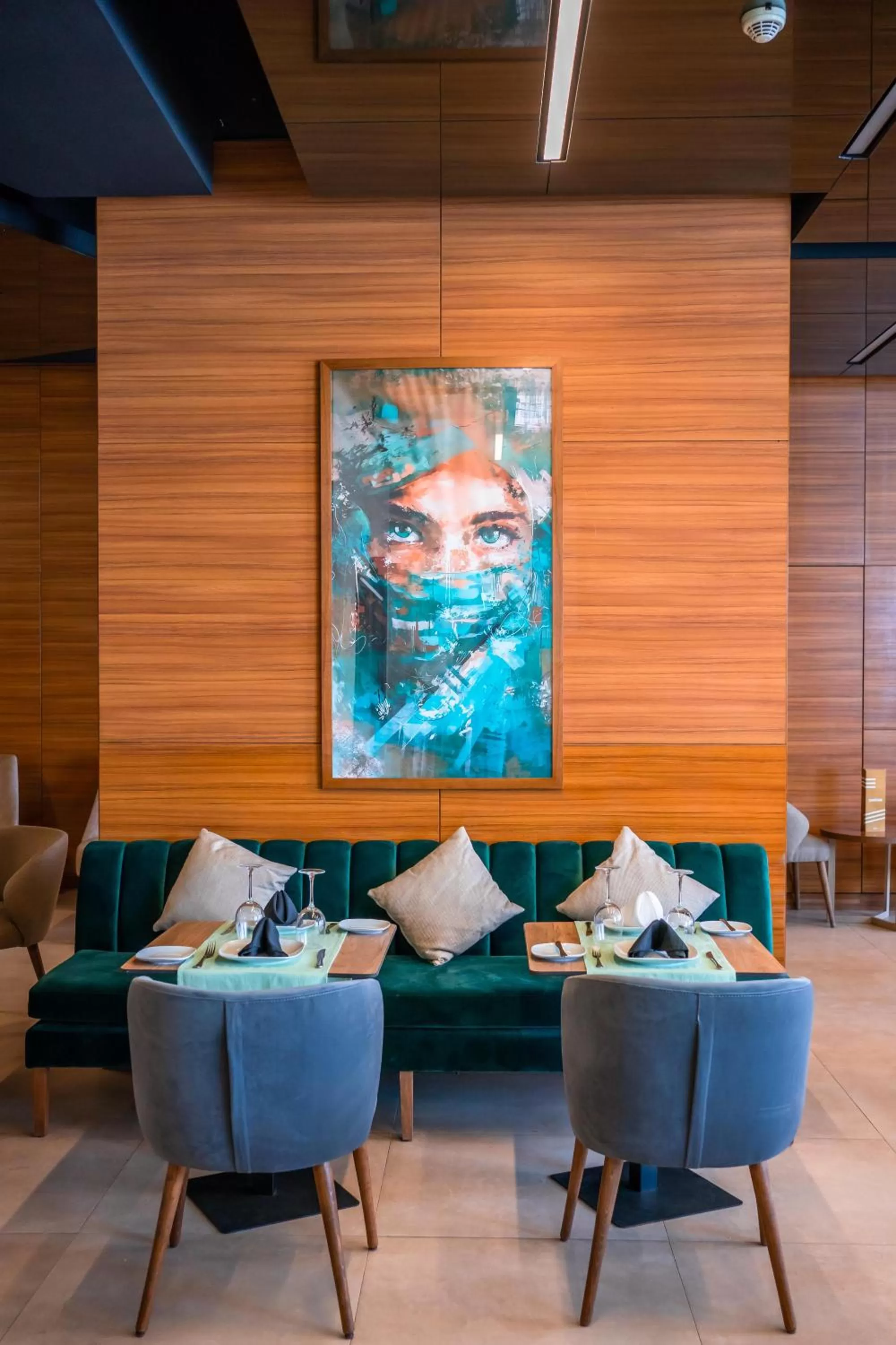 Restaurant/places to eat in Kenzi Basma