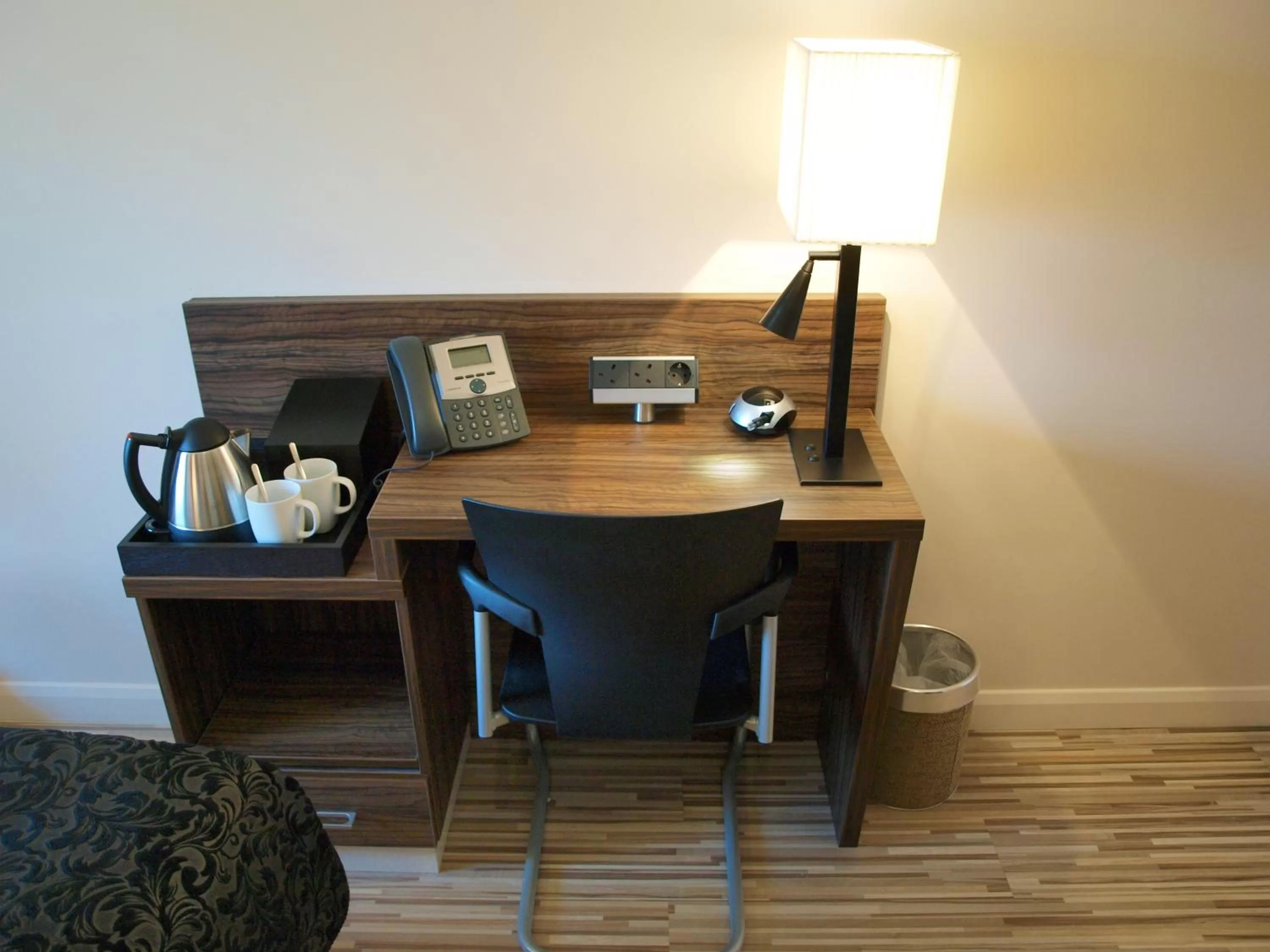 Seating area in Simply Rooms & Suites