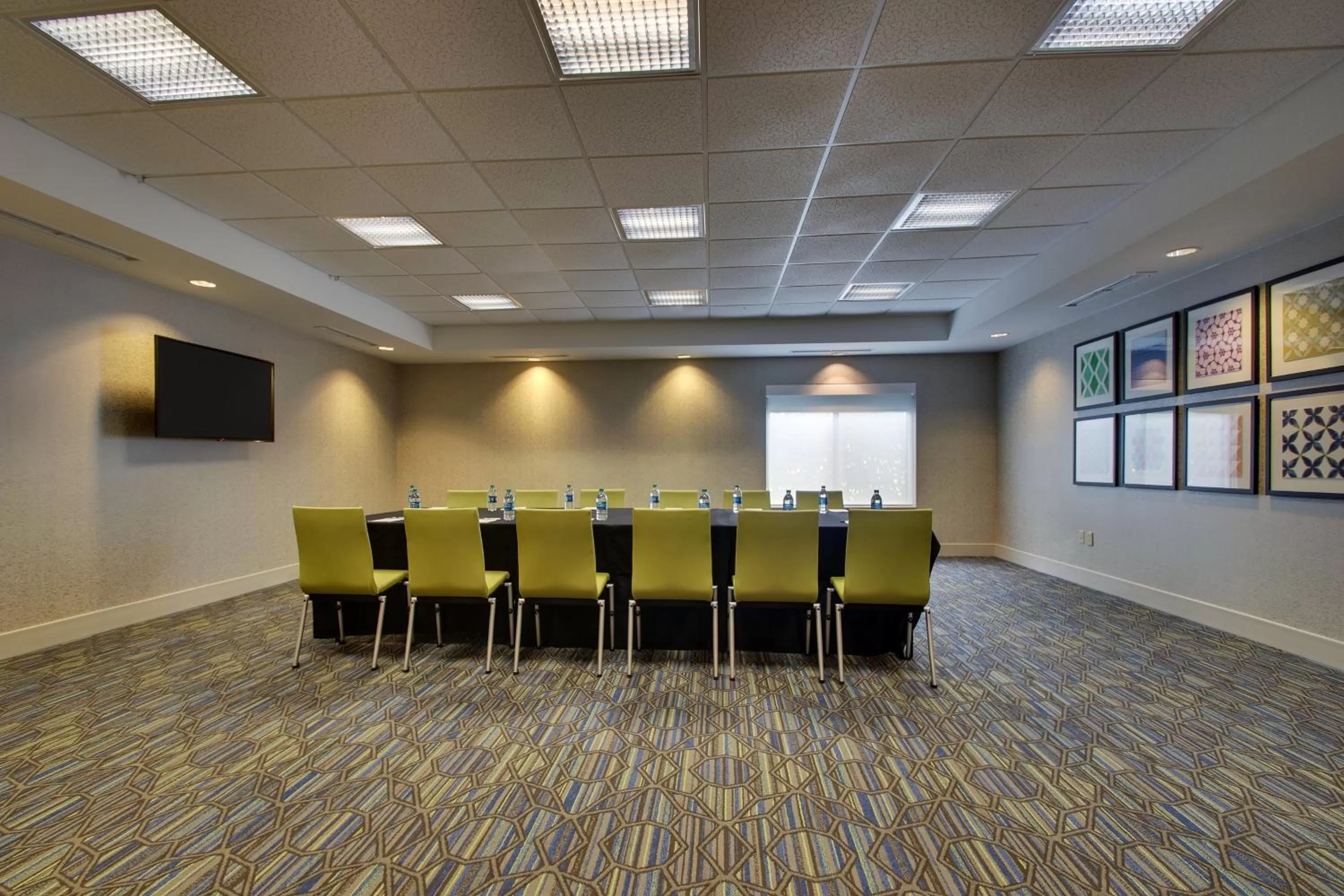 Meeting/conference room in Holiday Inn Express Hotel & Suites Morris by IHG