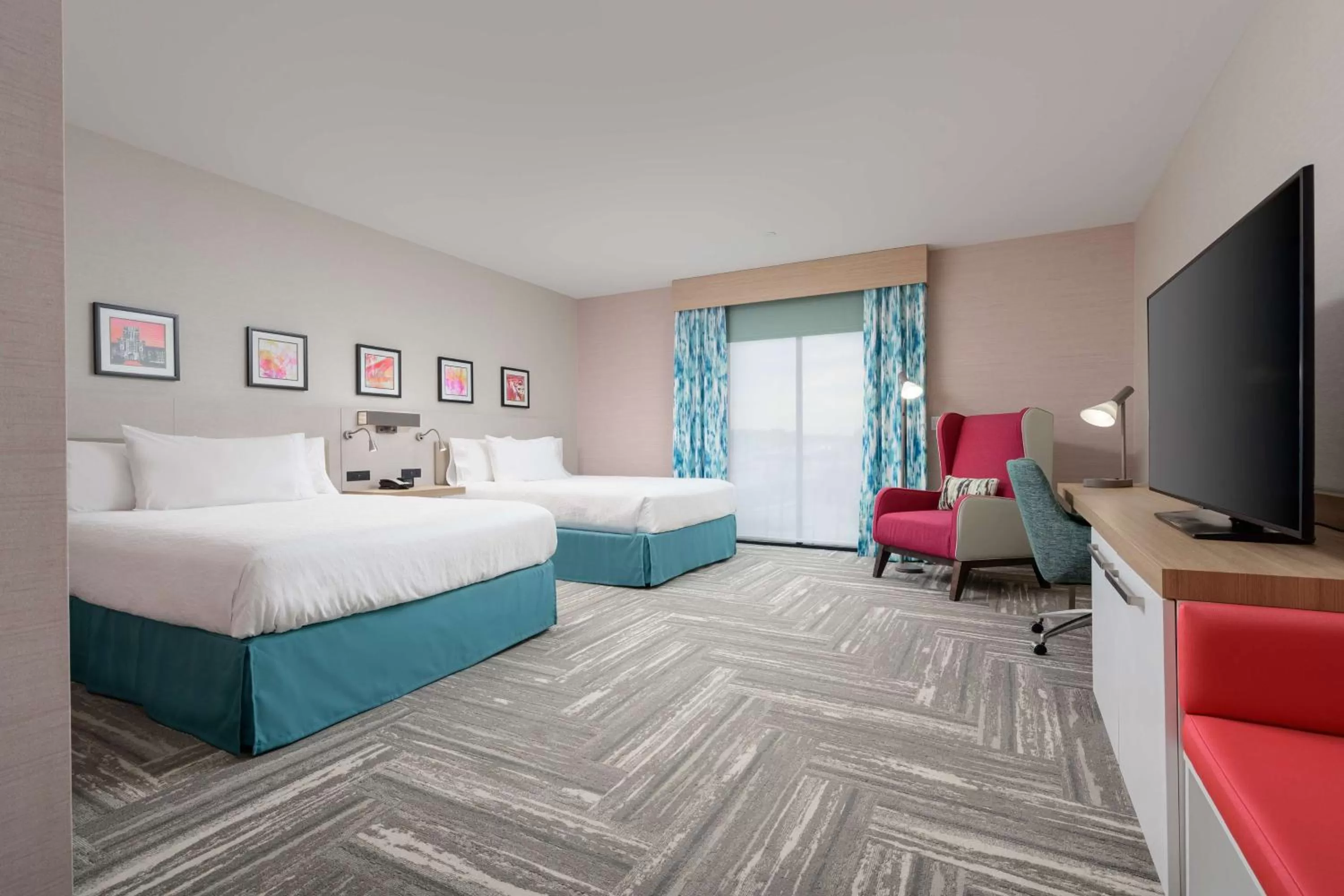 Queen Room with Two Queen Beds - Hearing Accessible in Hilton Garden Inn Knoxville Papermill Drive, Tn