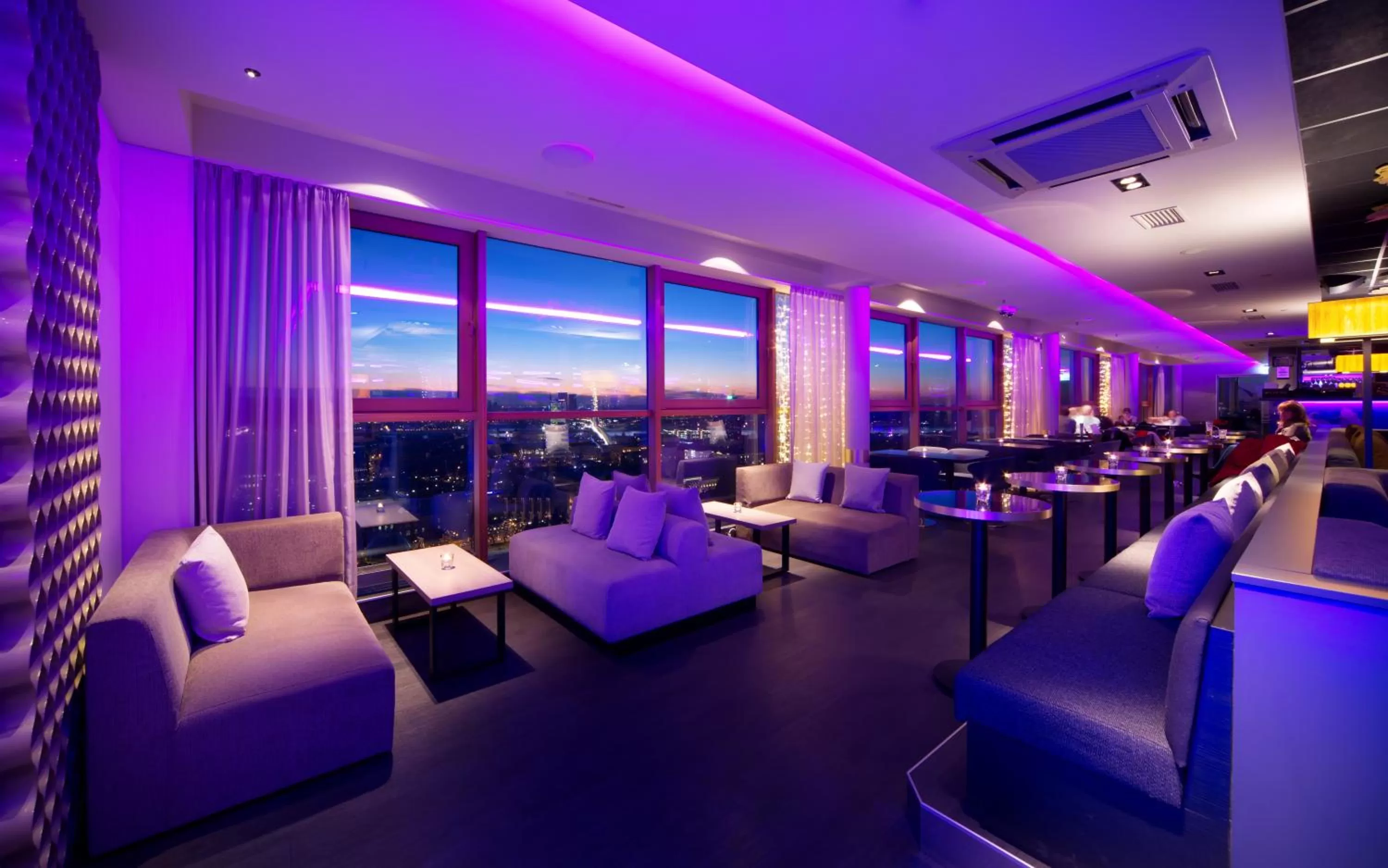 Restaurant/places to eat in Radisson Blu Latvija Conference & Spa Hotel, Riga