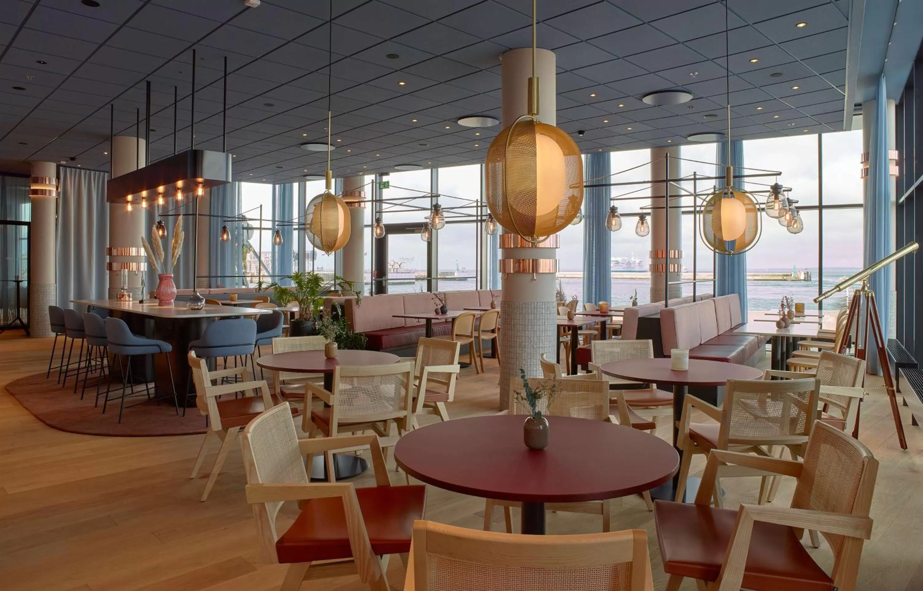 Restaurant/places to eat in Scandic Oceanhamnen