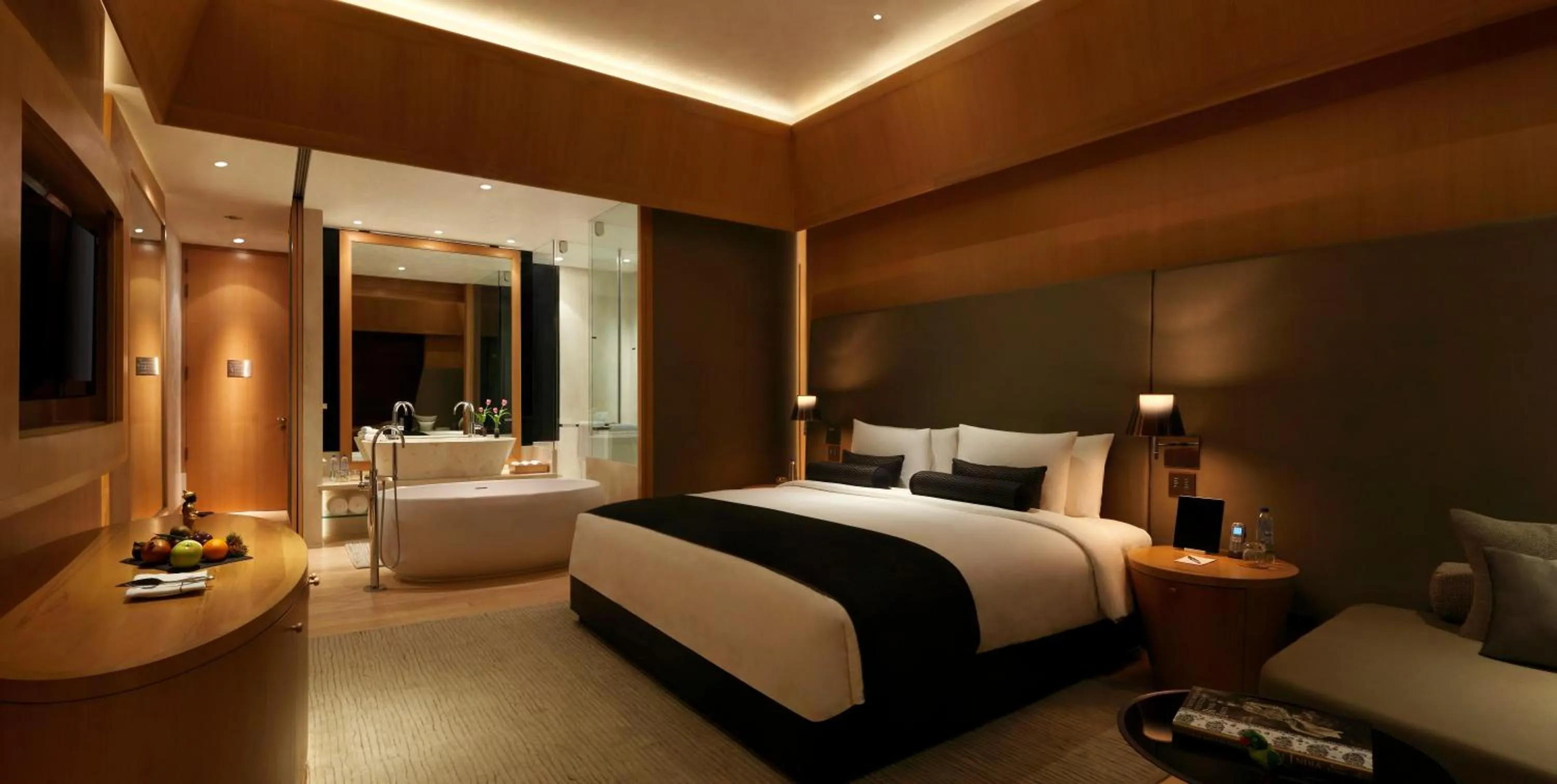 Photo of the whole room, Bed in The Roseate