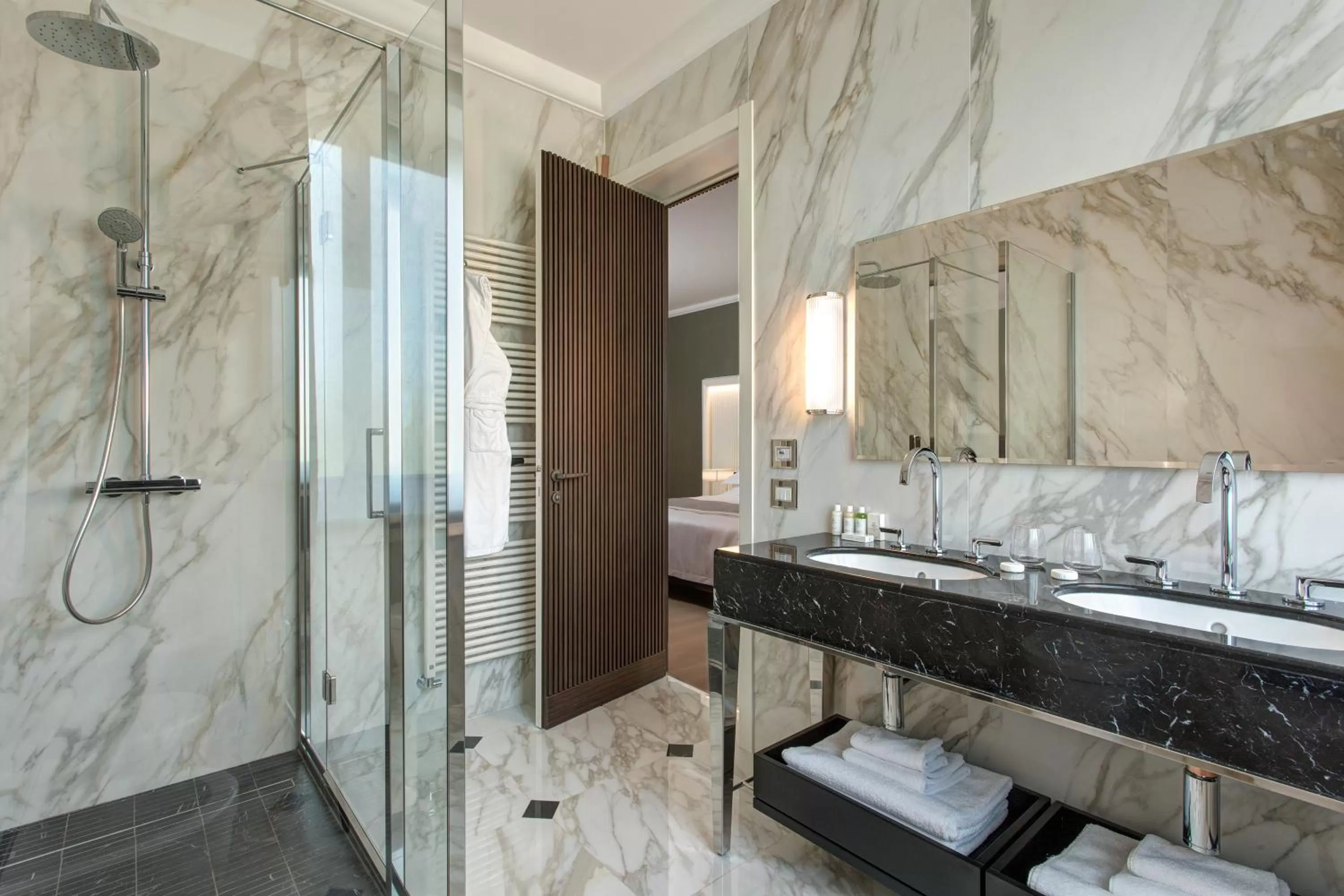 Shower in Grand Hotel Castrocaro Longlife Formula