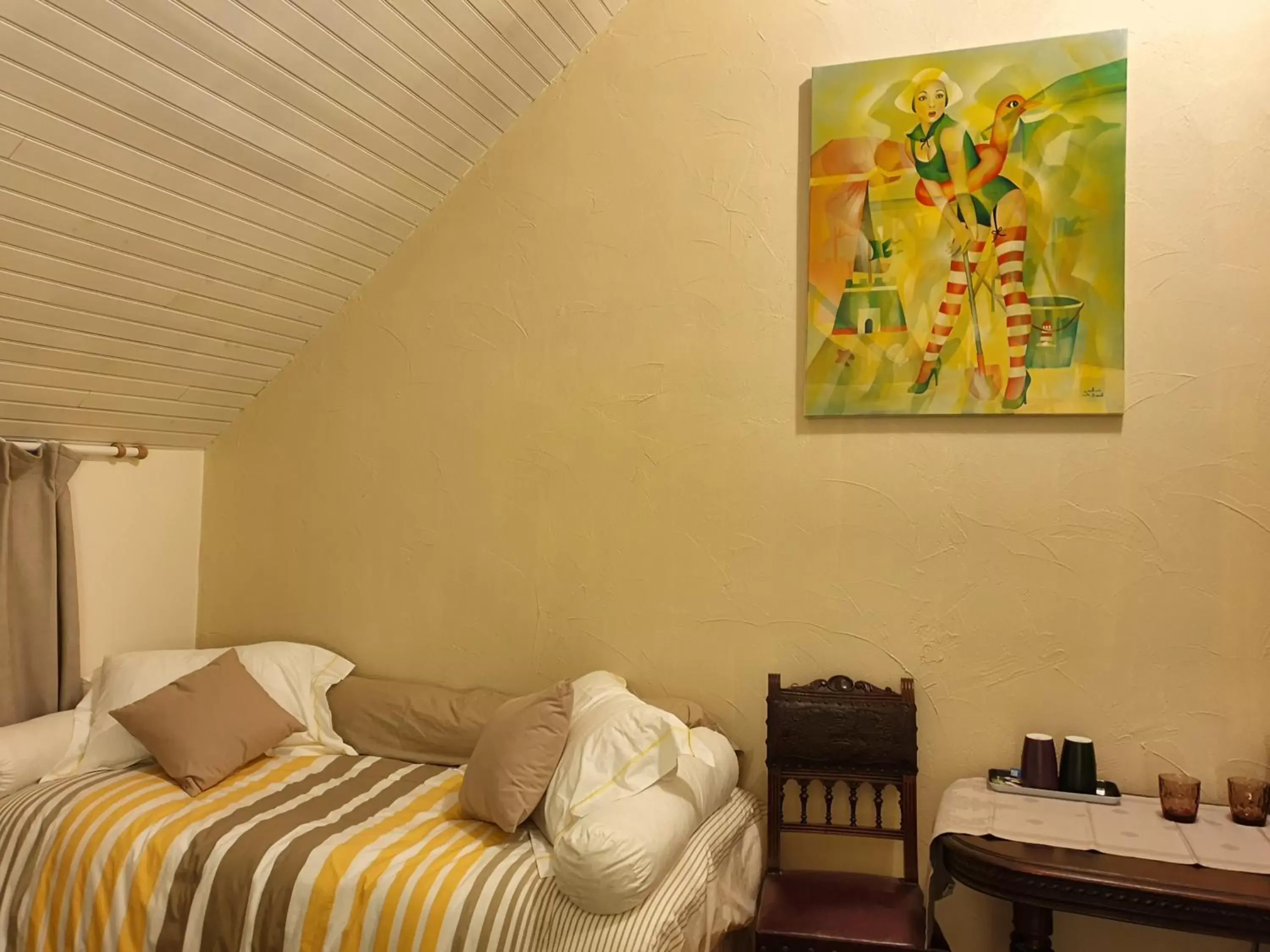 Deluxe Double Room (2 Adults + 1 Child) in lesroses1680 Deluxe Double Room (2 Adults + 1 Child) in lesroses1680