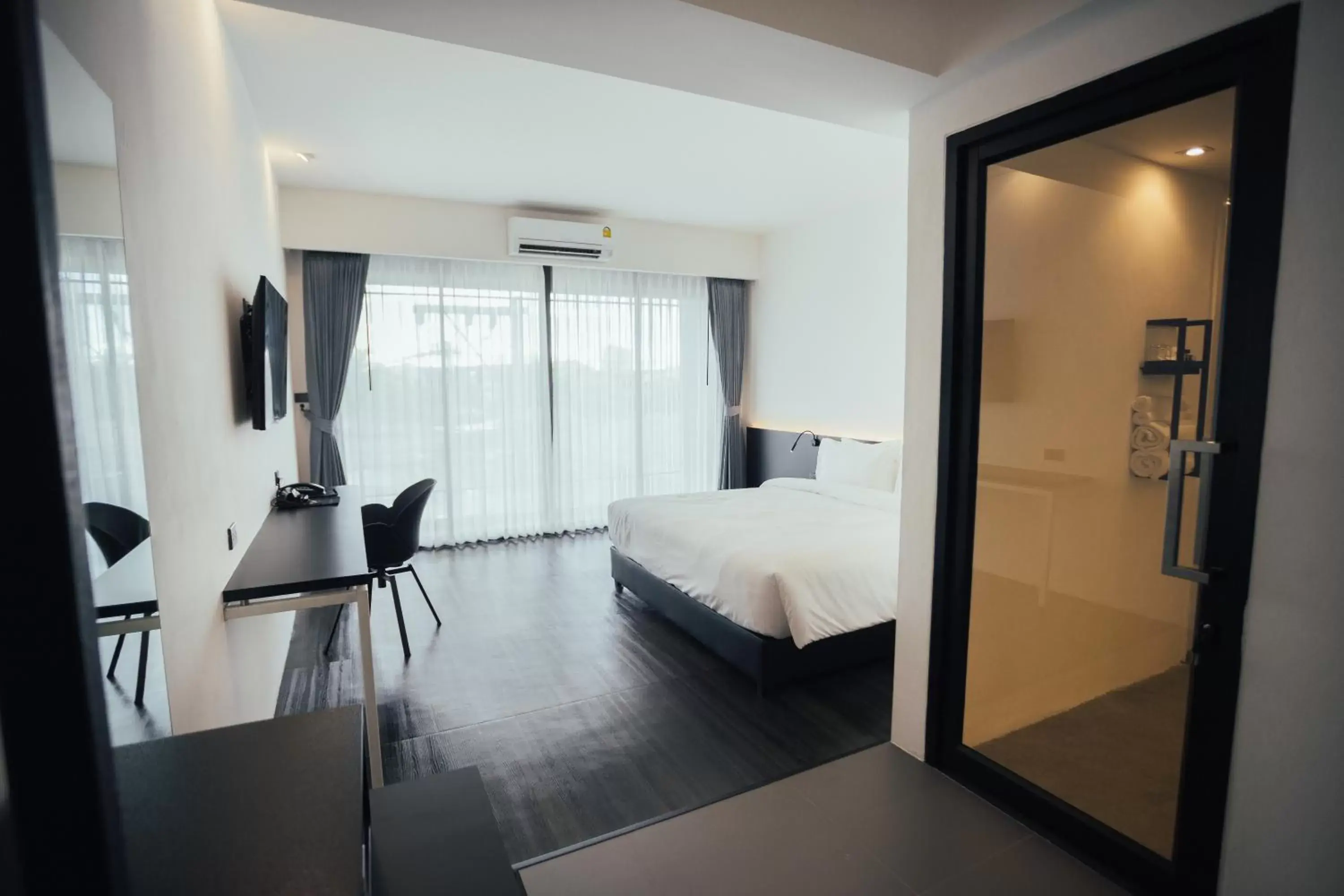 Superior King Room in DUM Hotel - Si Phum Superior King Room in DUM Hotel - Si Phum