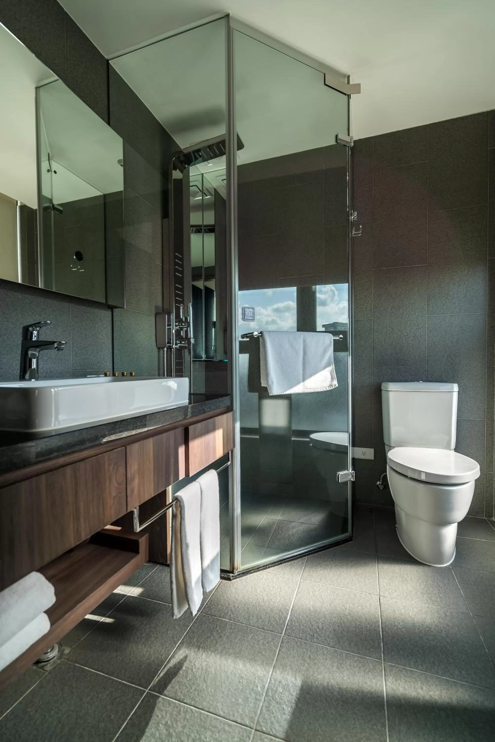 Toilet in WESTGATE Hotel